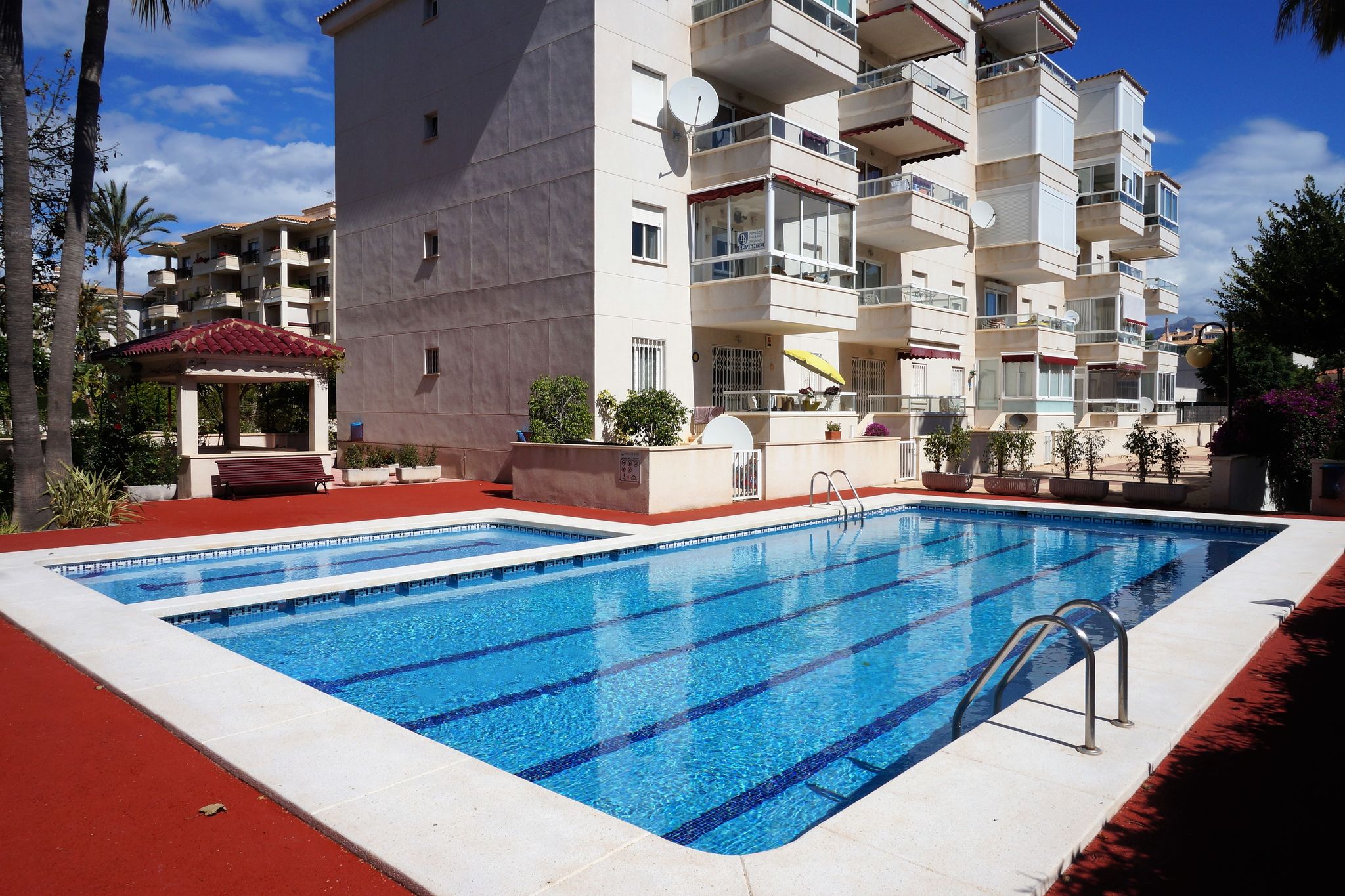 Mooi appartement in L'Albir met een gedeeld zwembad