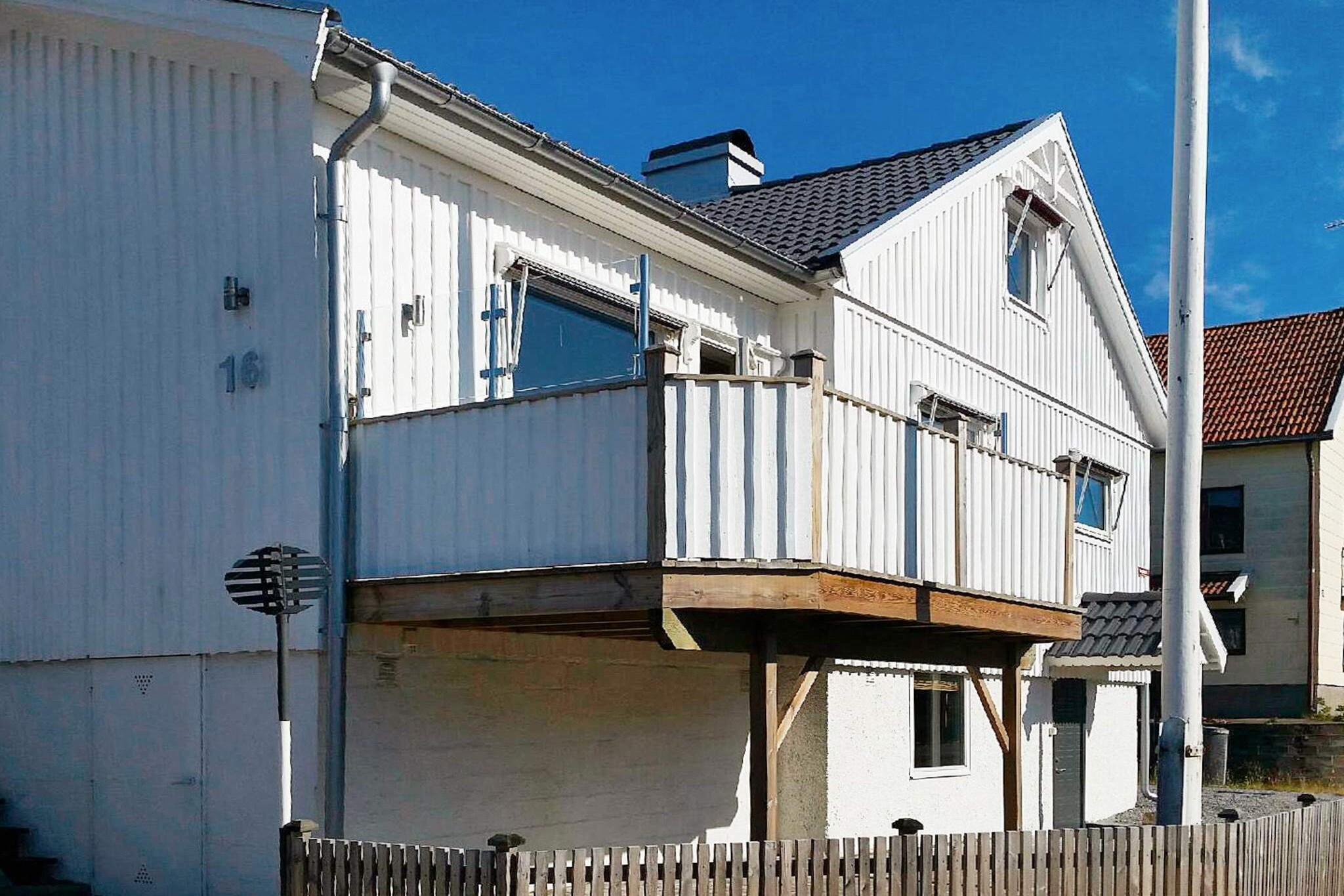 A spacious and charming apartment close to the ocean in FisketÃ¥ngen with a private driveway, entryway and an outdoor seating area. Comfortable walking distance to a popular beach suitable for people of all ages. The well-planned apartment holds a pantry and large tiled bathroom with heated floors. There's one bedroom and a sofa bed in the living room sleeps two more people. The picturesque harbor is easily accessed. The popular and famous SmÃ¶gen is only 4 km away and is well worth a visit. You can borrow bicycles from the owner to explore the area.