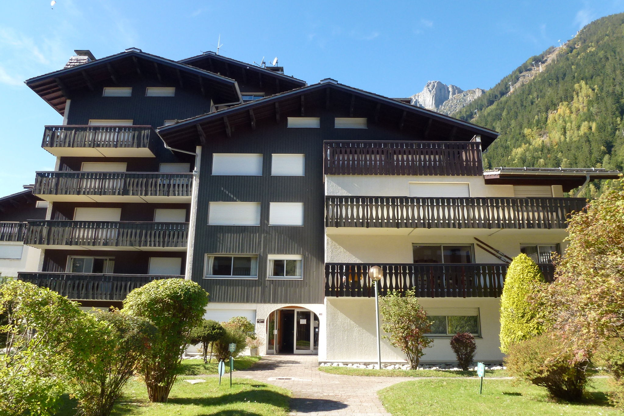 Moderne Wohnung in Chamonix-Mont-Blanc mit großer Terrasse