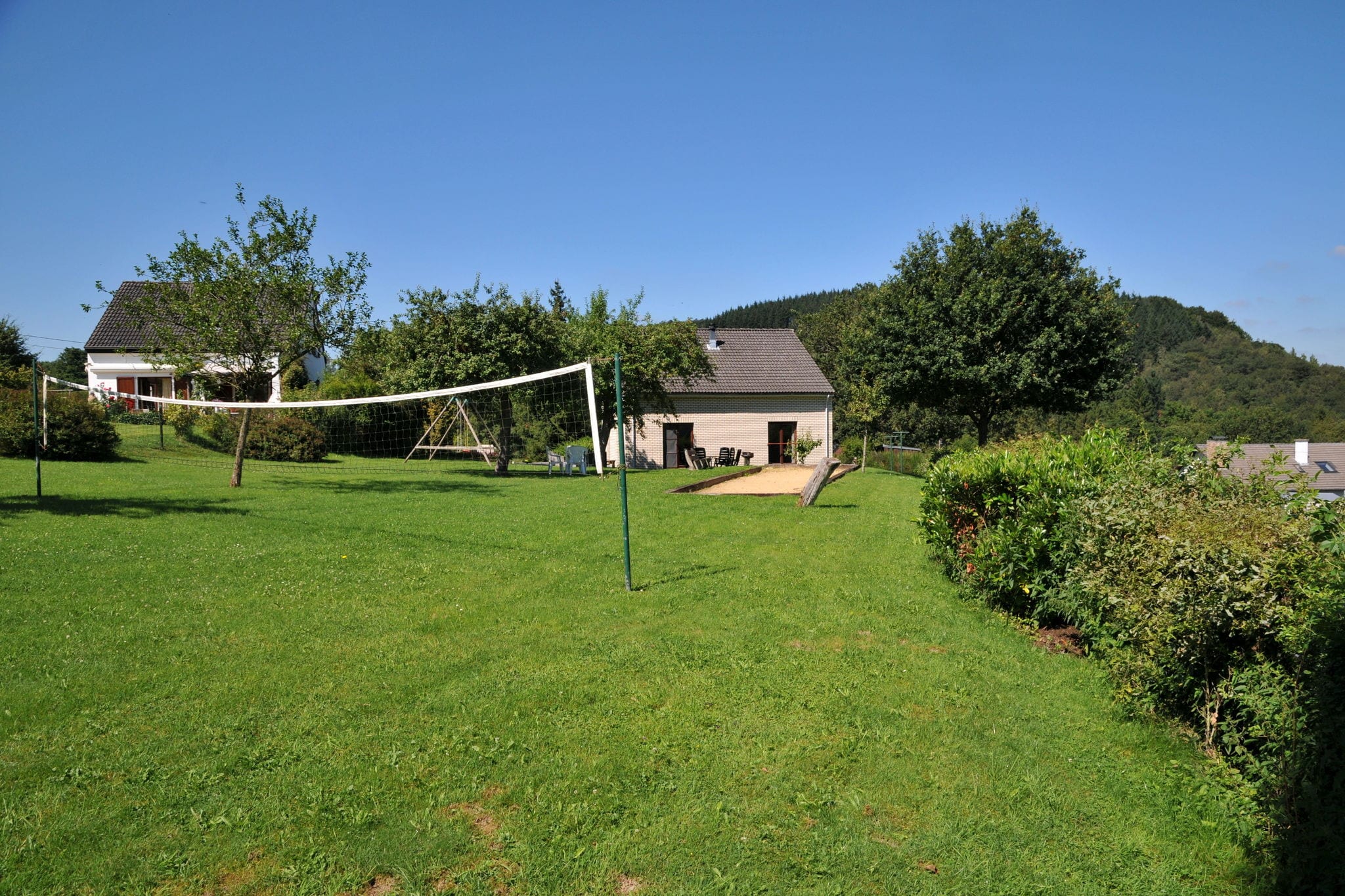 Maison de vacances moderne avec jardin située à Hotton