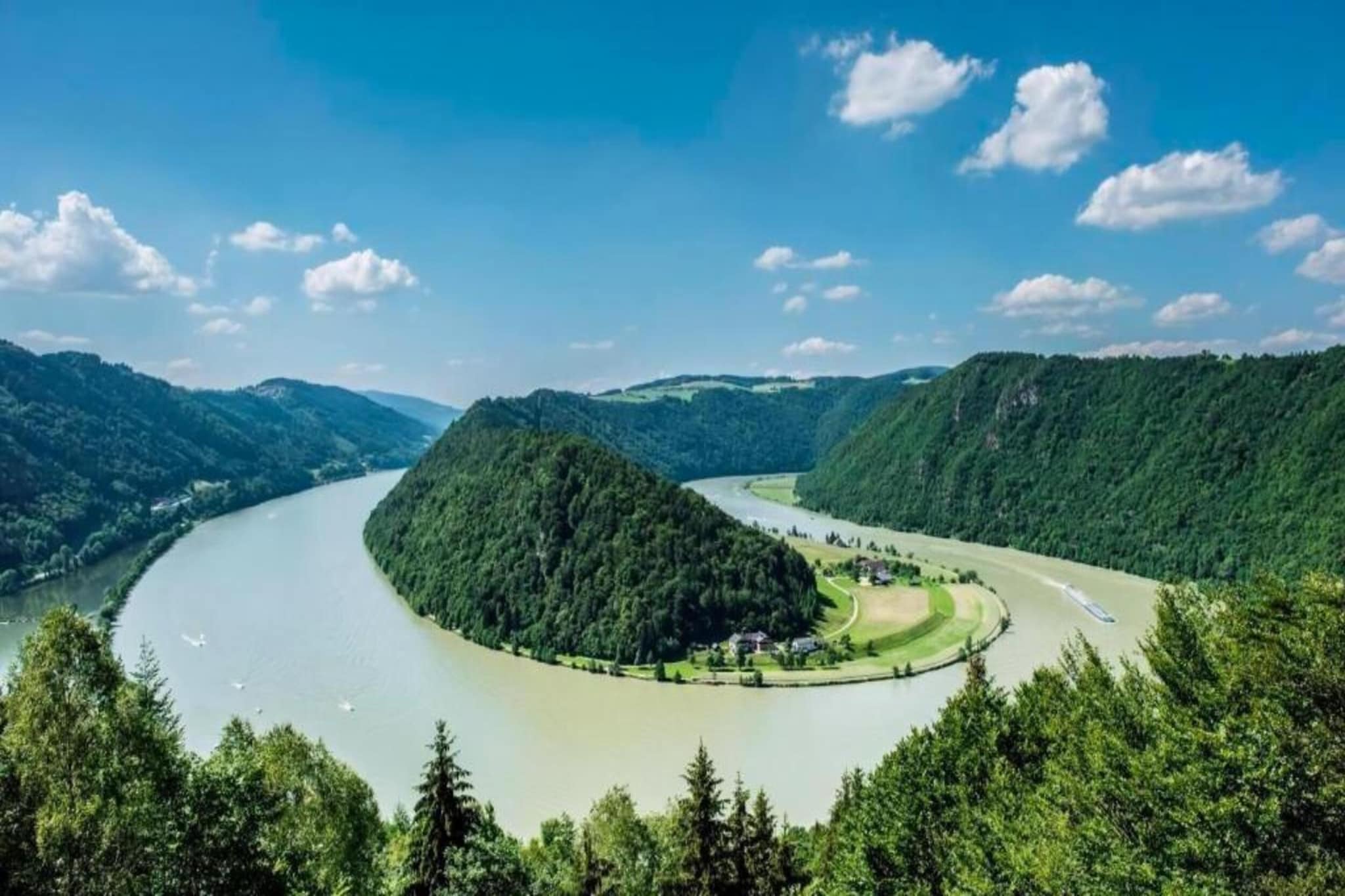 Im Bayerischen Wald-Gebieden zomer 20km