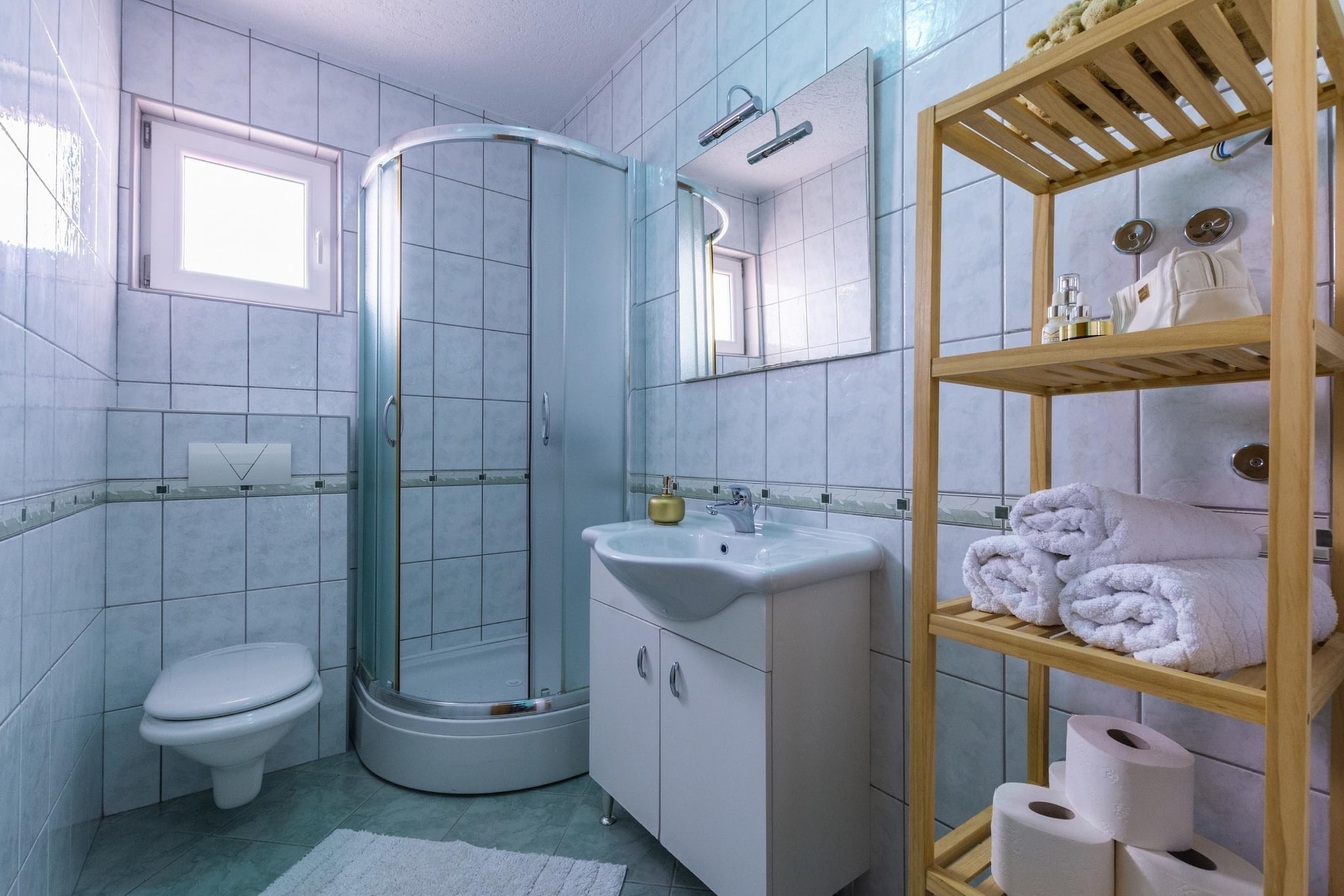 Shared pool apartment David - first floor - Badkamer