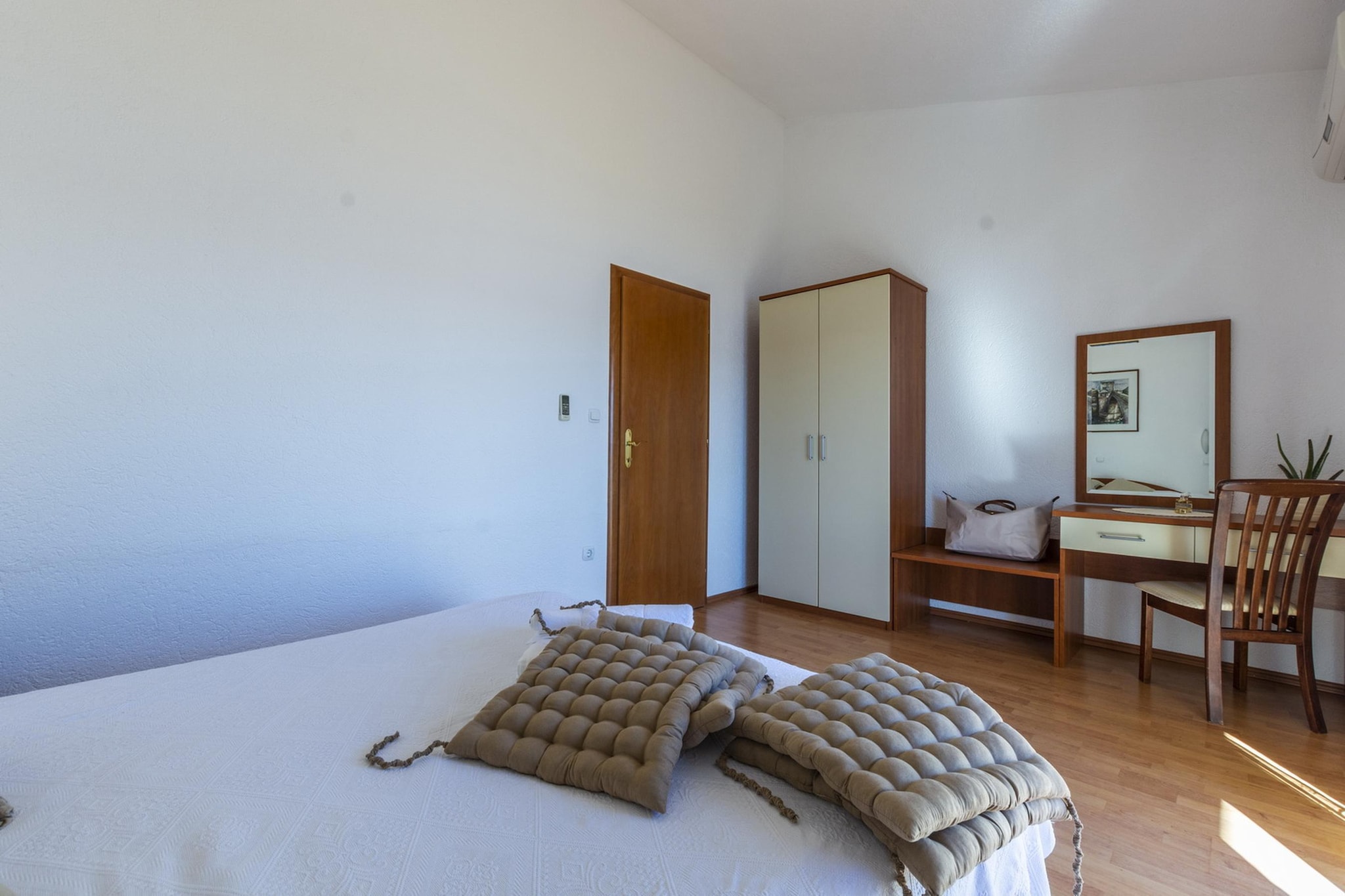 Shared pool apartment David- second floor - Slaapkamer