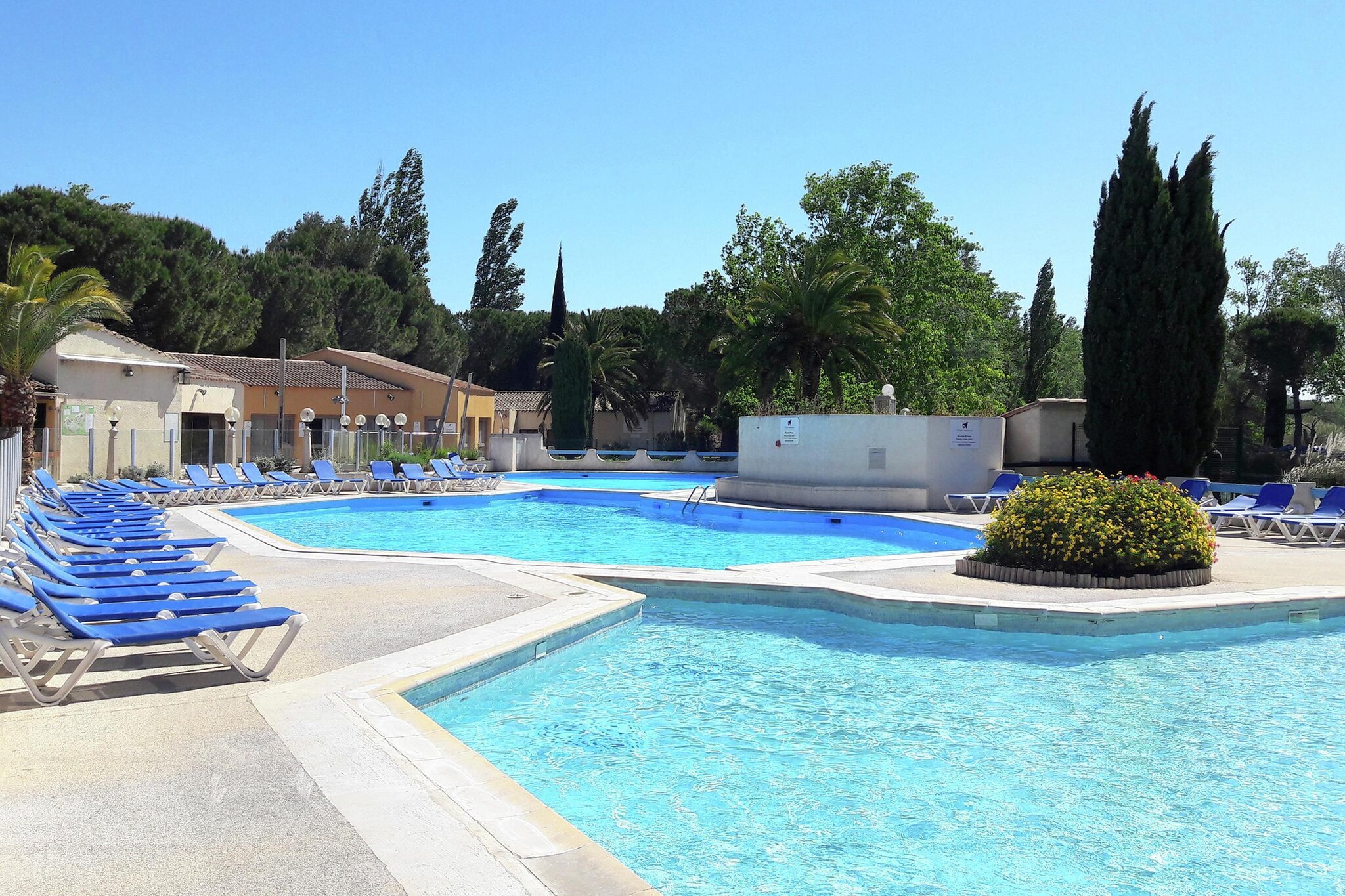 Le village Camarguais Les Gardians 4-Zwembad