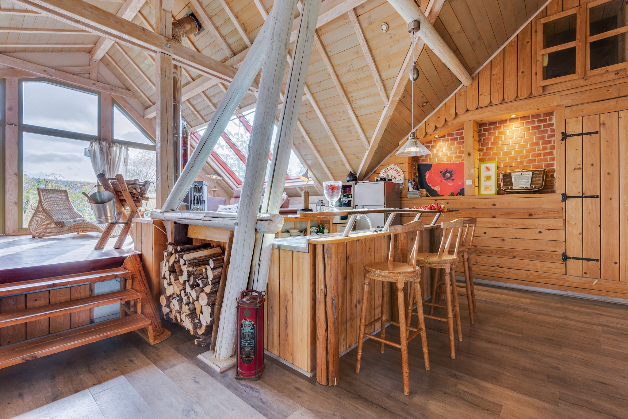 Ground floor: (Kitchen(stove, coffee machine, oven, microwave), Living/diningroom(fireplace, terrace), bedroom(2x single bed(80 x 200 cm), TV), bathroom(shower, washbasin), oven, dishwasher)\n\nOn the 1st floor: (Living/bed room(bunk bed, cooker, shower, toilet), bedroom(single bed, double bed(160 x 200 cm), TV, balcony), bathroom(bathtub with shower, washbasin, toilet), sauna, Bubble bath)\n\ntoilet, garden doors, terrace(private), garden(private), garden furniture, BBQ, parking