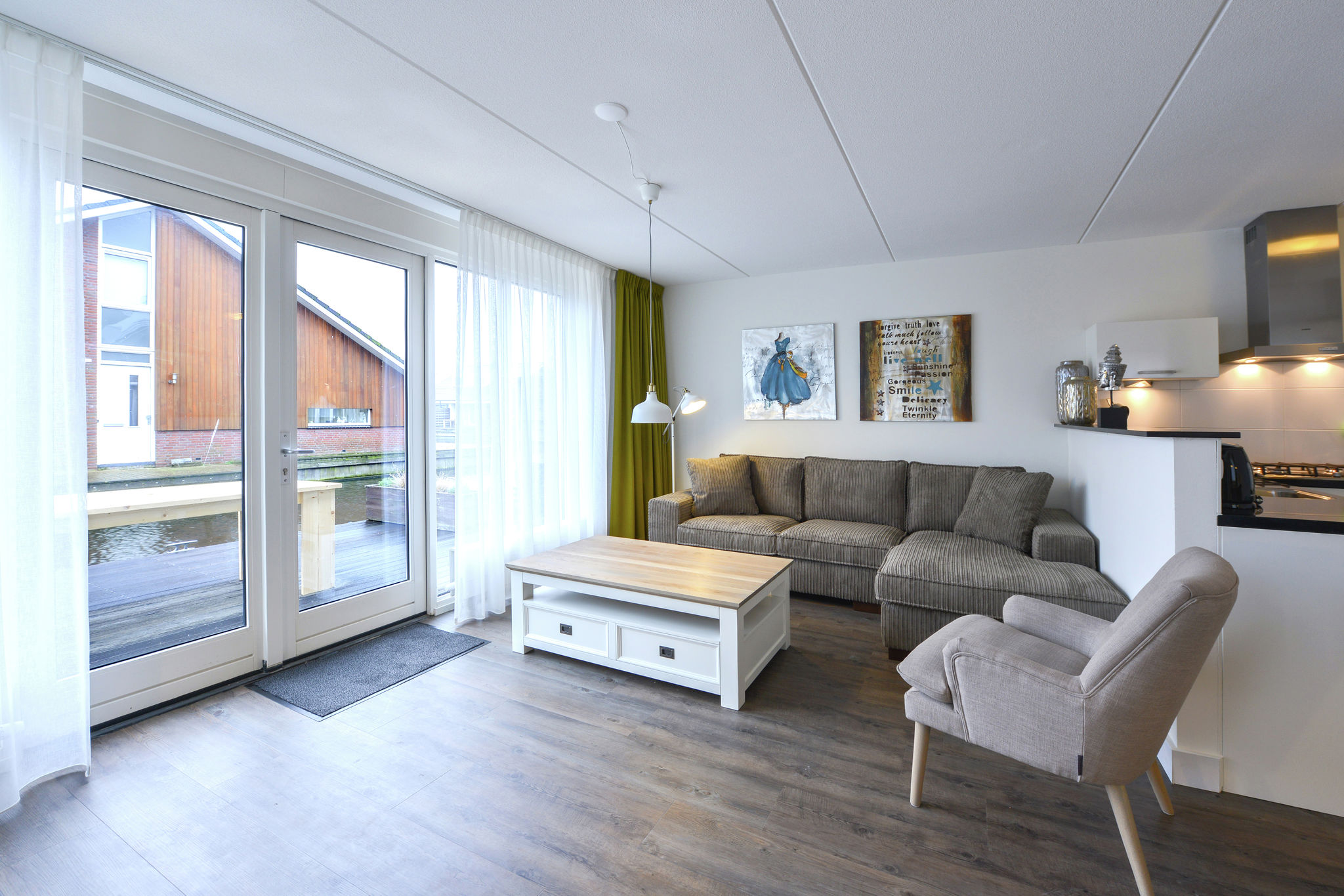 Lake-View apartment close to Amsterdam