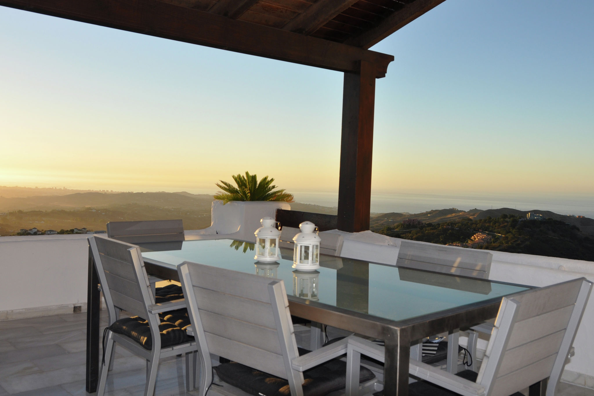 Ruim appartement in Marbella met prachtig uitzicht op de zee