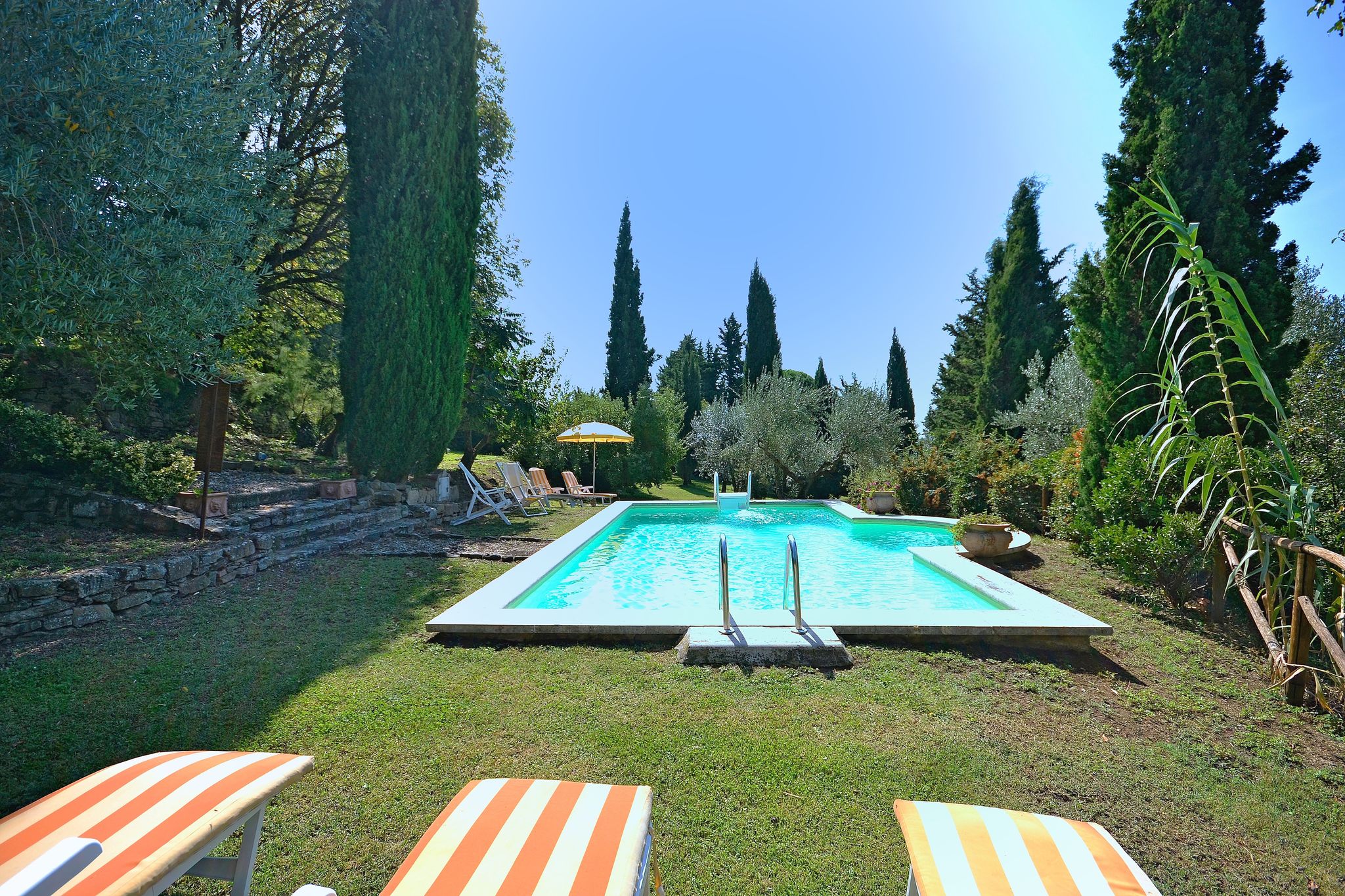 Schöne Villa in Cortona in den toskanischen Hügeln mit Pool