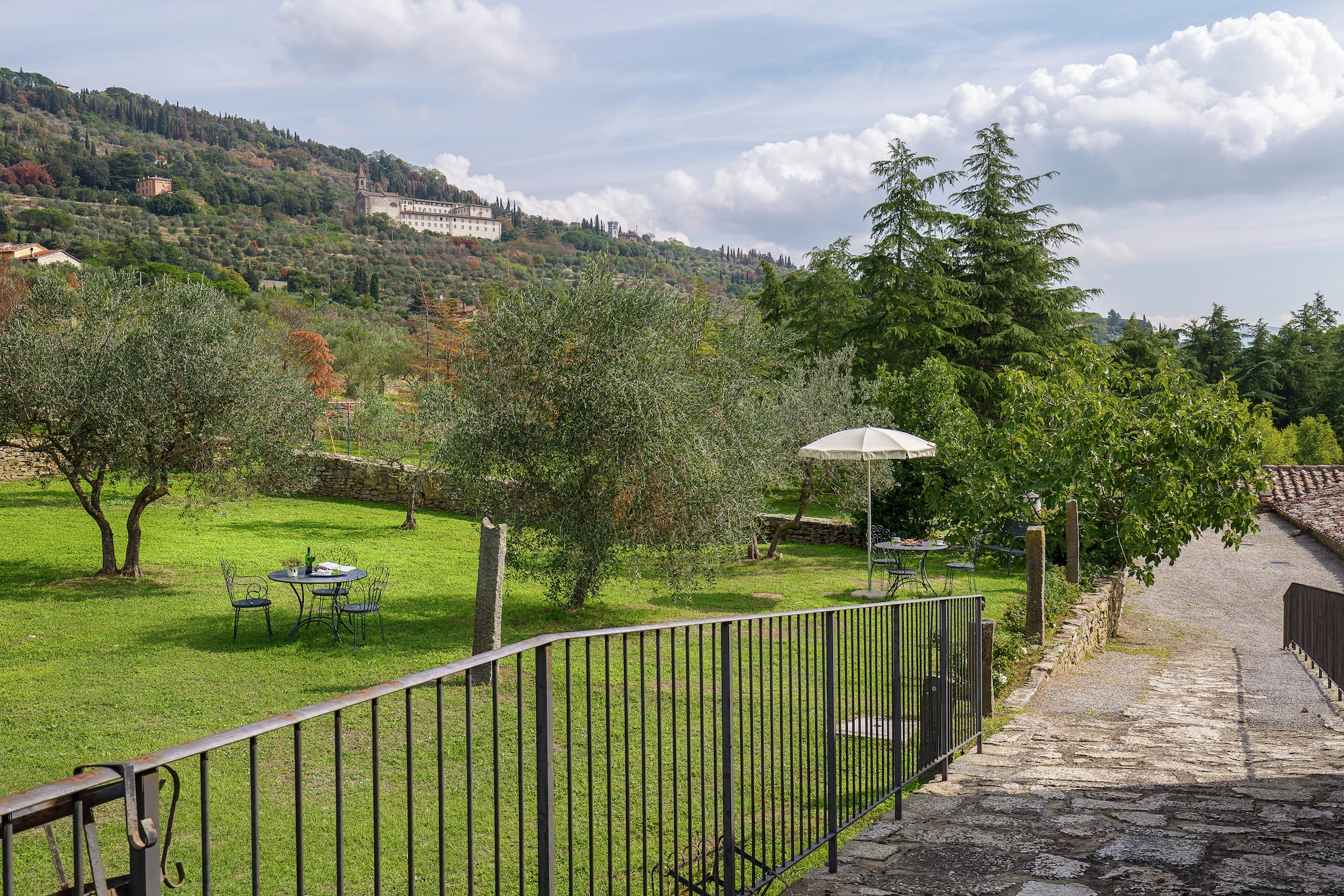 Spacious Cortona Villa