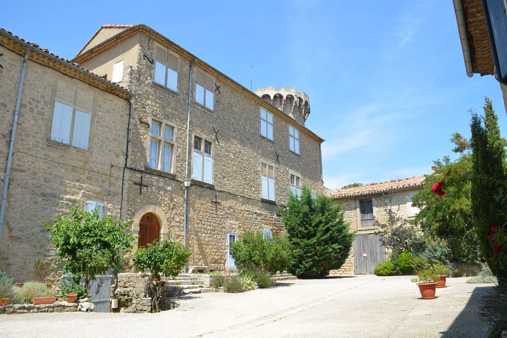 Stylish villa with private pool in the middle of a village in the beautiful Luberon