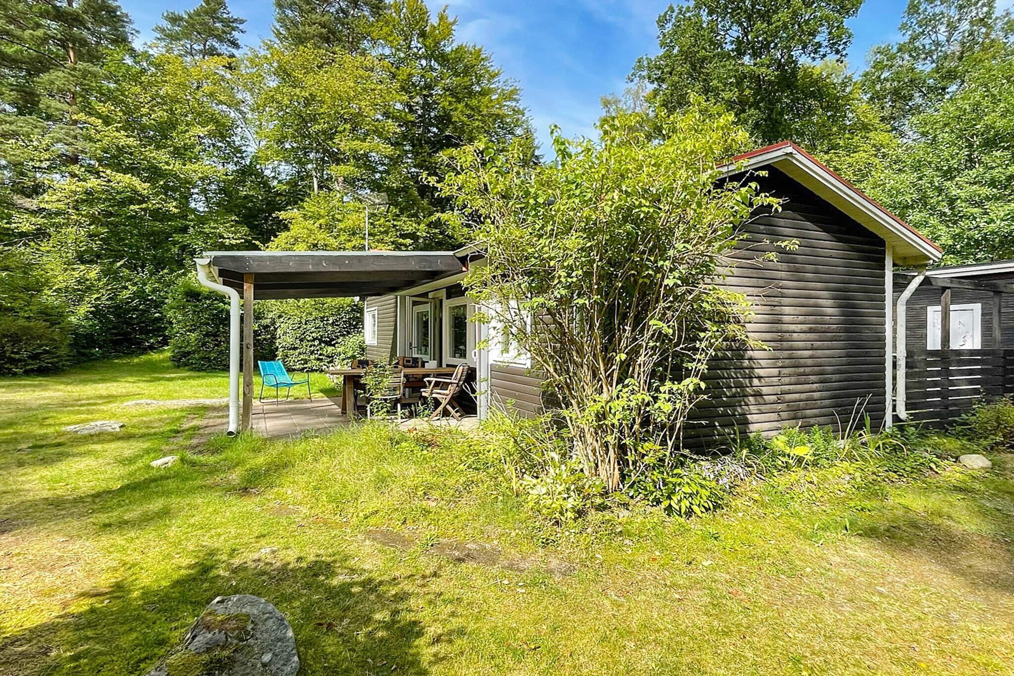open kitchen(17 m2)(fireplace, cooker(electric), hood, coffee machine, waffle iron, freezer(1-59L)), Living/bed room(20 m2)(radio), bedroom(13 m2)(2x single bed), bedroom(8 m2)(2x bunk bed), bathroom(bathtub or shower, washbasin, toilet), freezer(1-59L), fridge-freezer, heating(electric), terrace(15 m2), garden furniture, BBQ, children\'s bed, high chair