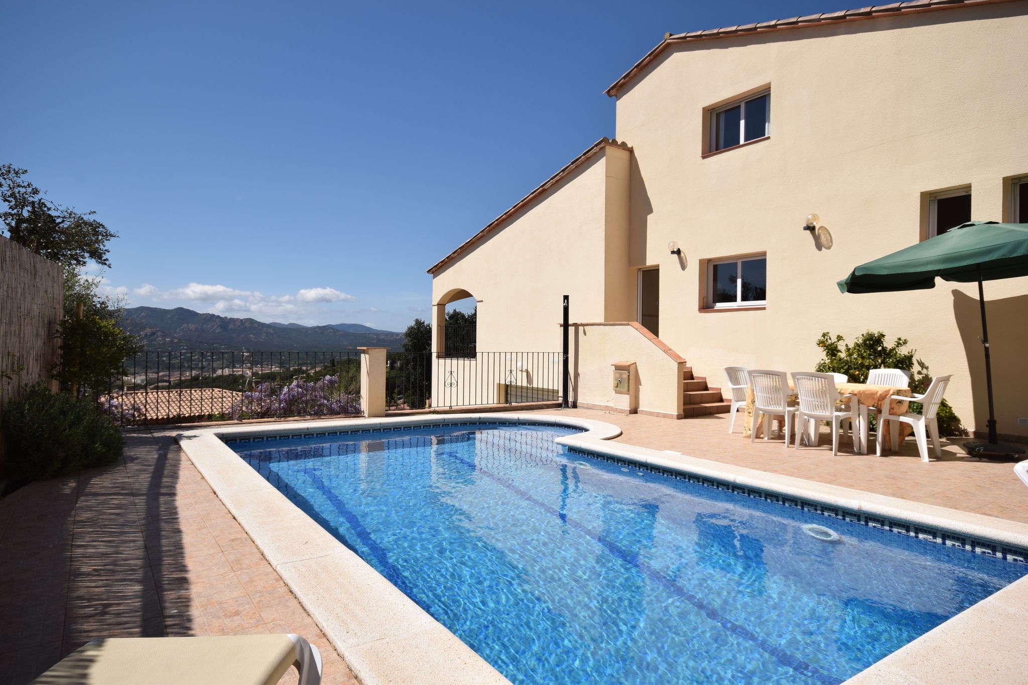 Splendid Villa in Santa Cristina d'Aro with Swimming Pool