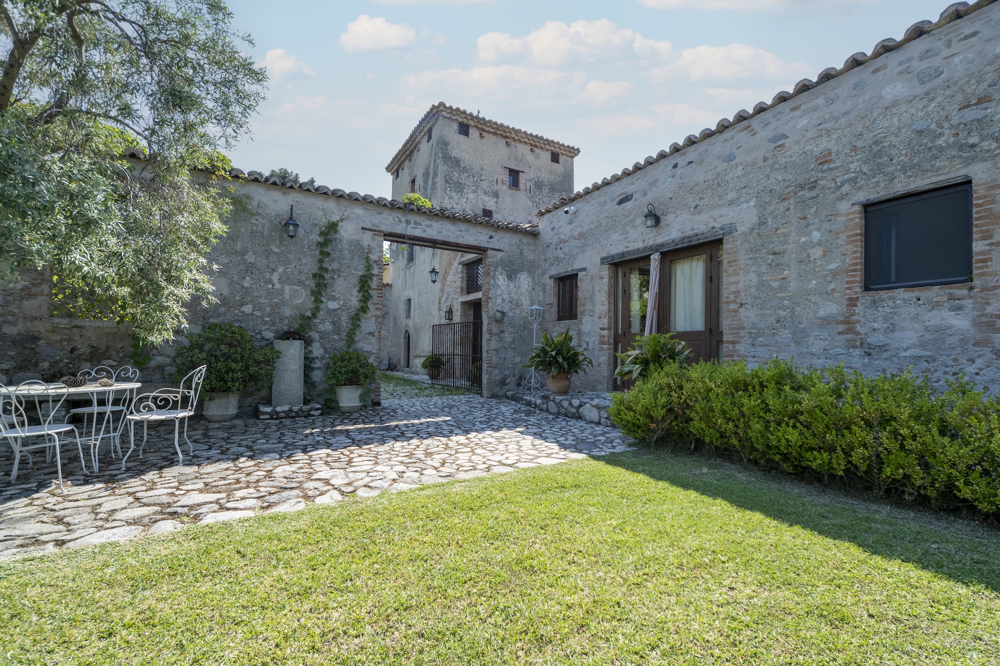 Exterior Summer