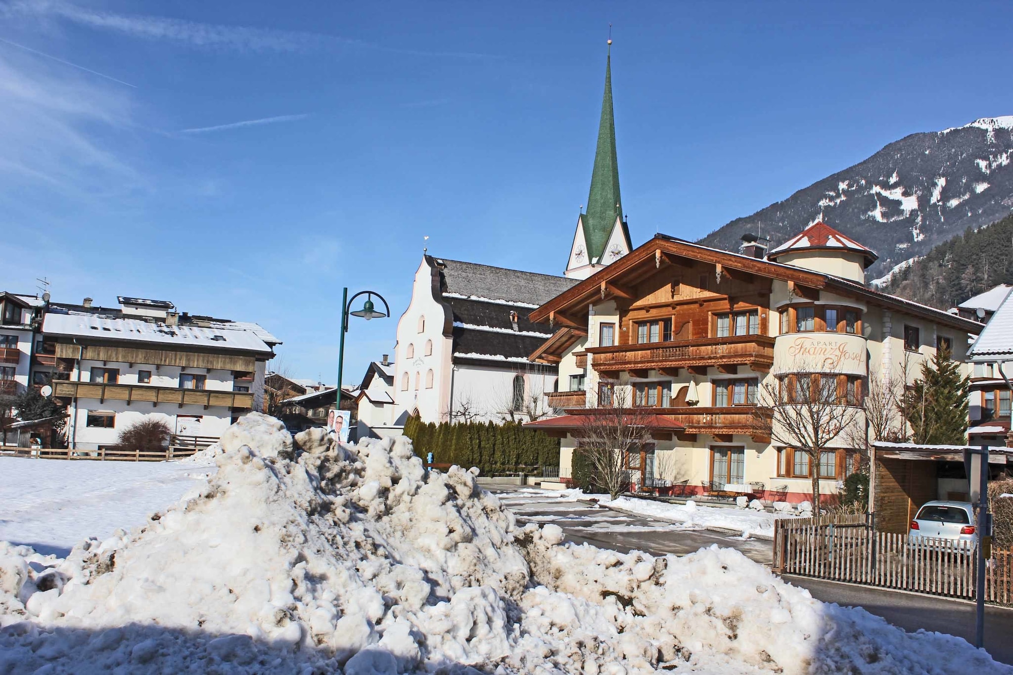 Apartment in Kaltenbach near Ski Lift
