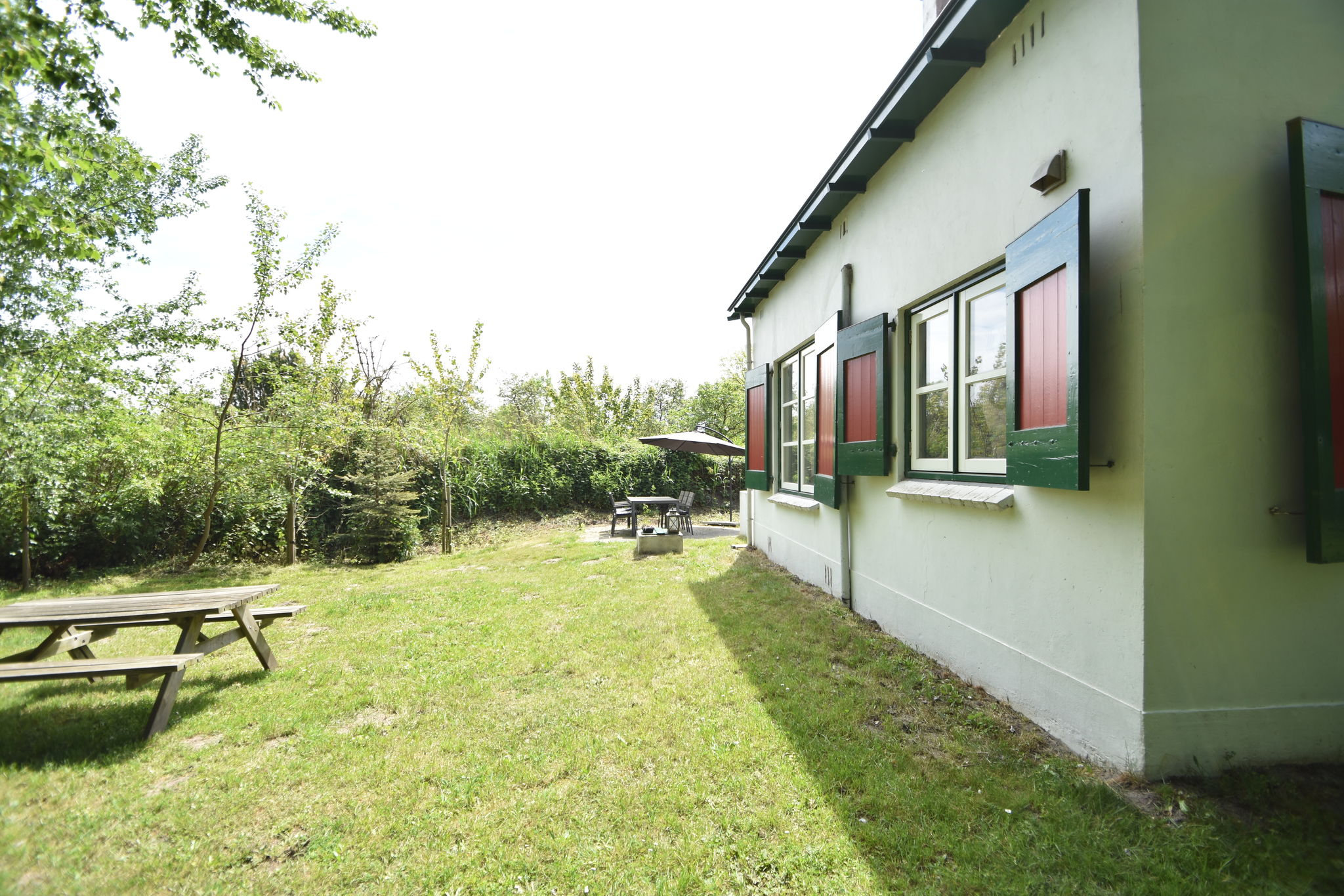 Quintessential holiday home in Ouddorp with garden
