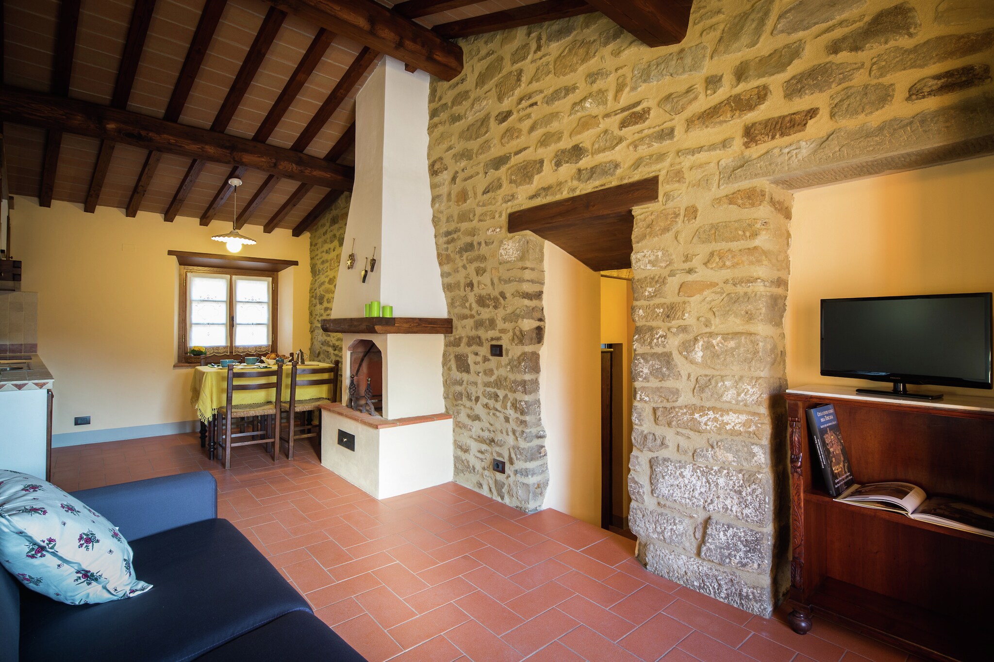 Villa in Cortona with Pool and Val di Chiana View