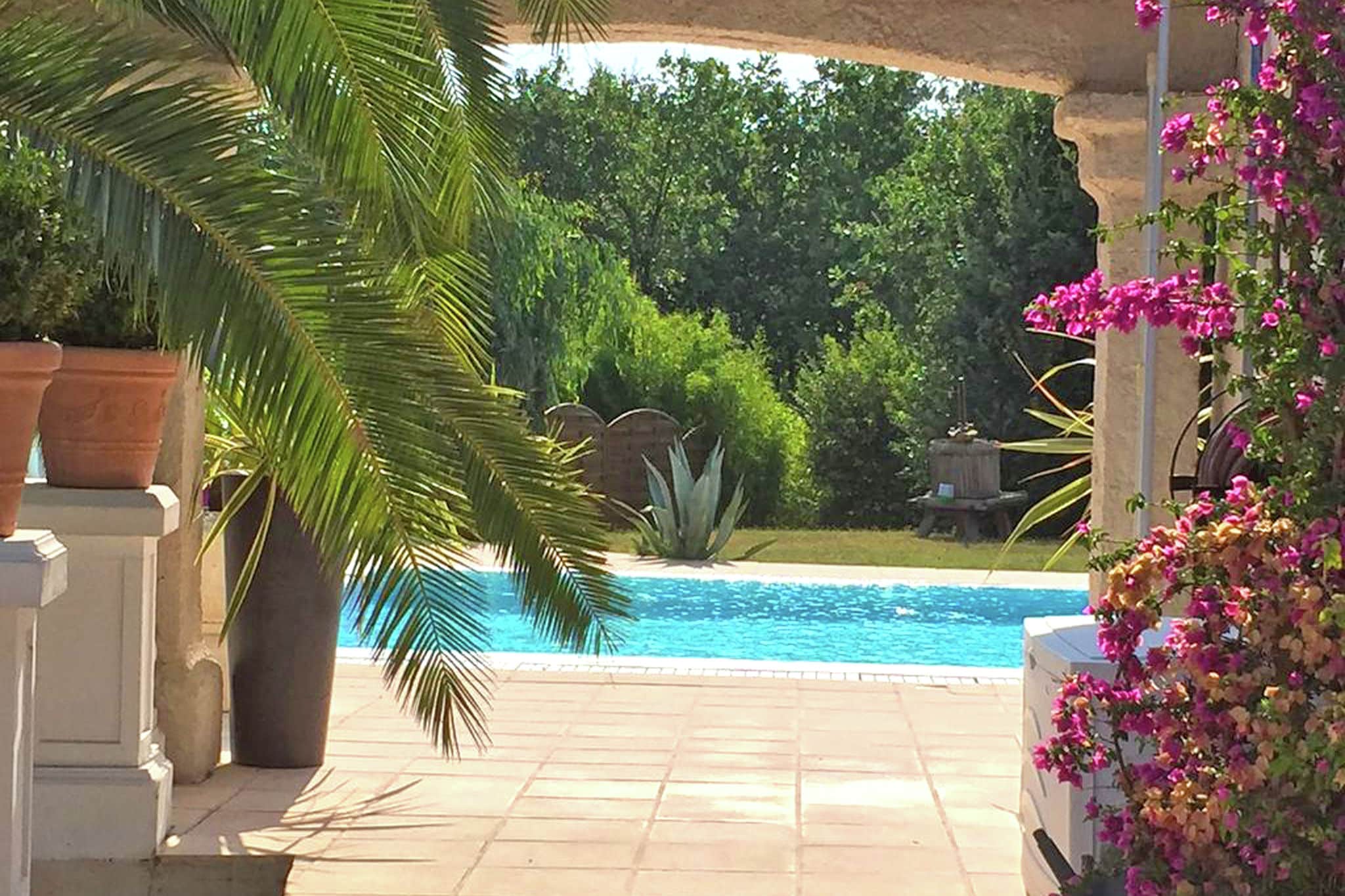 Villa individuelle avec piscine privée et climatisation, à 10 km de la Méditerranée