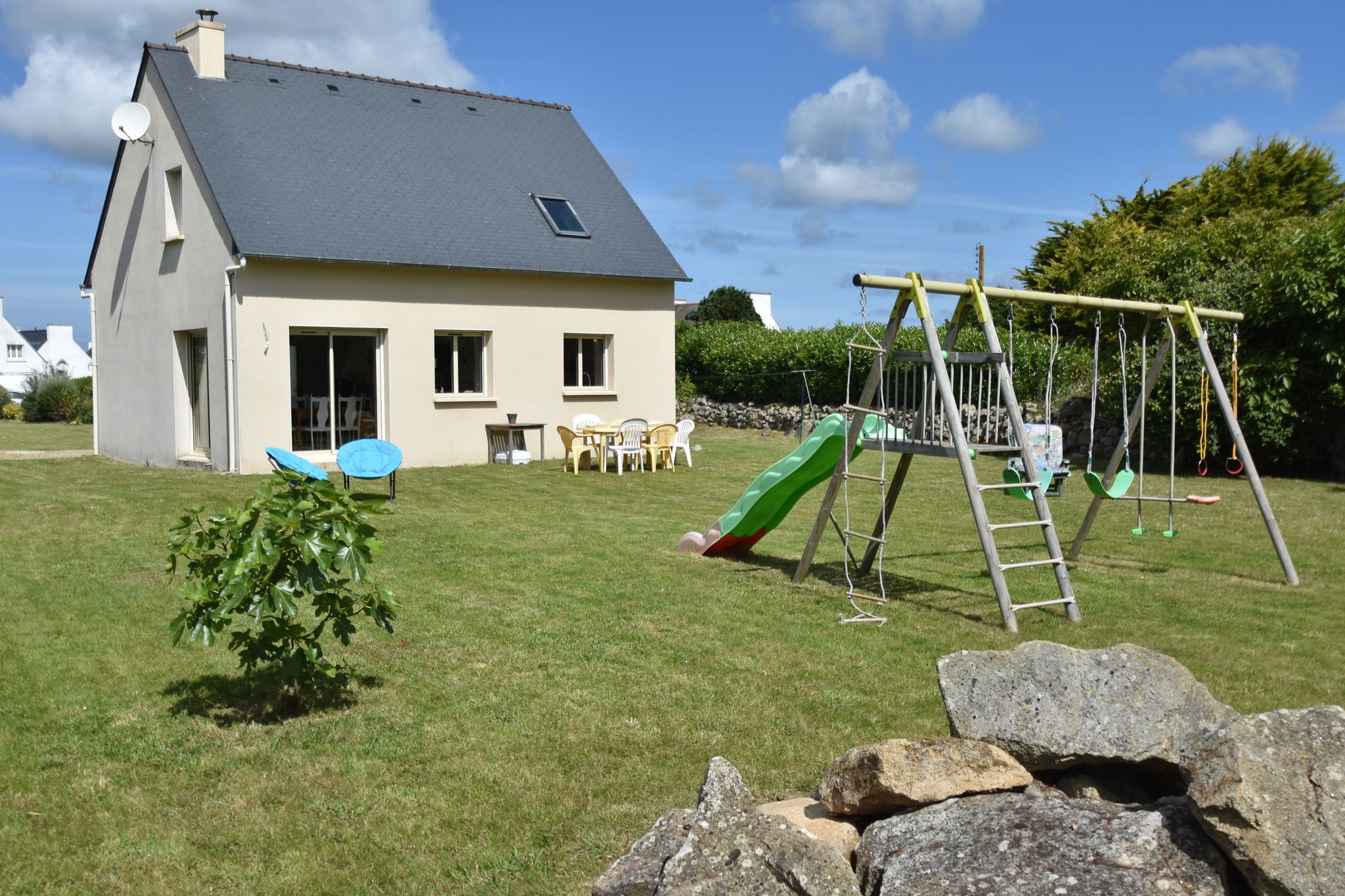Luxurious Holiday Home in Plouhinec near Sea