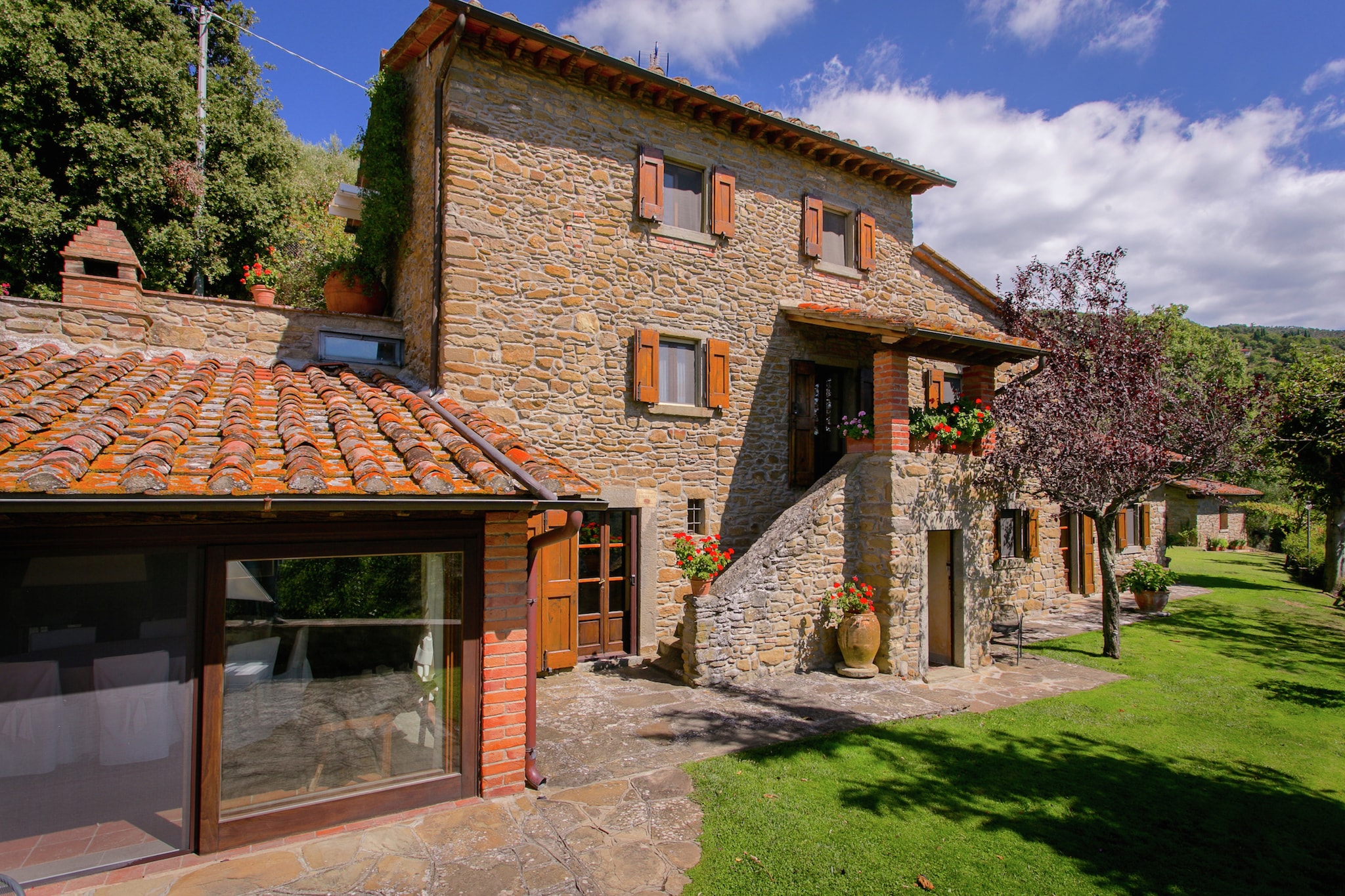 Villa in Cortona with Pool & Hill Views