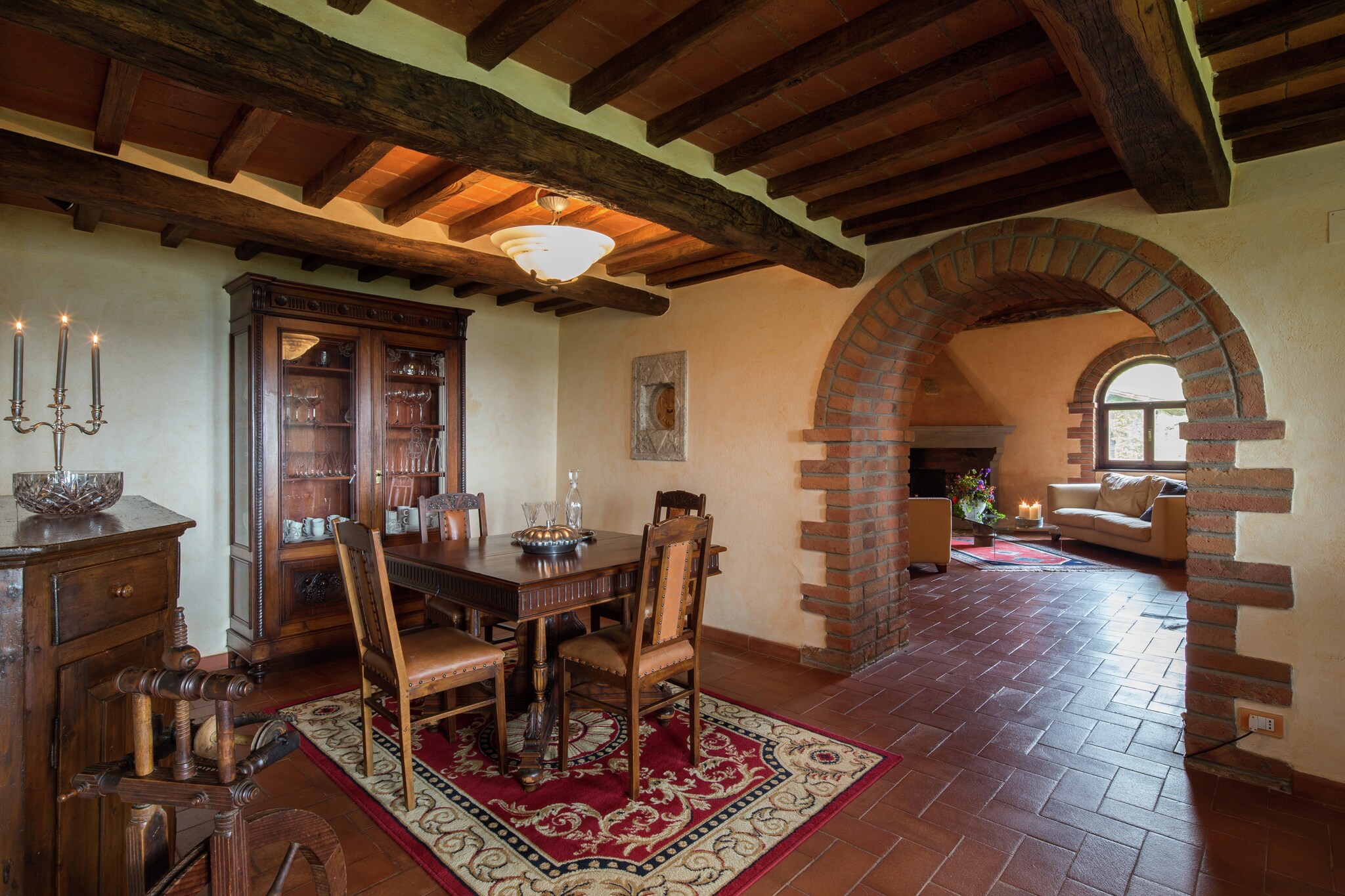 Villa in Cortona with Pool & Hill Views