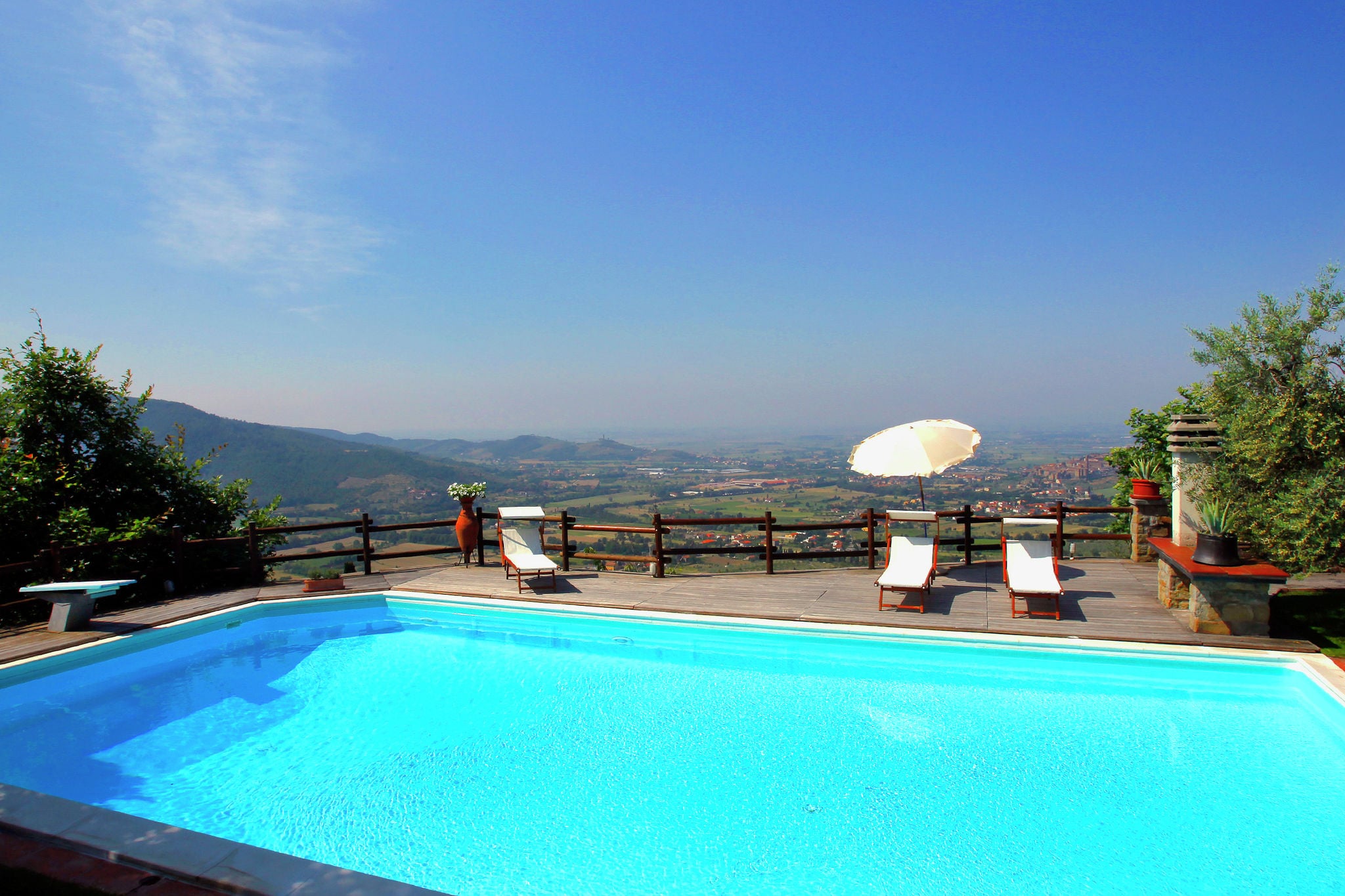 Stunning Villa in Castiglion Fiorentino with Swimming Pool