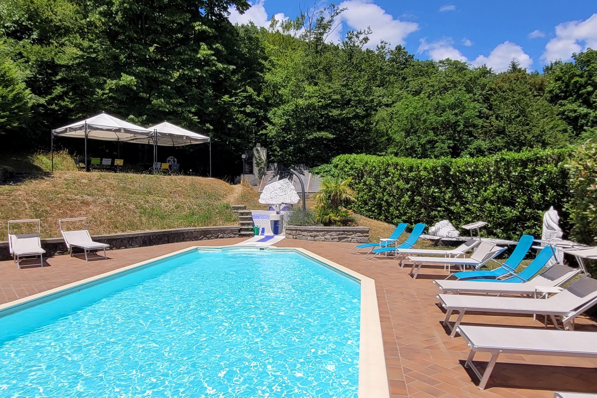 Exclusieve villa nabij Pistoia met een privézwembad en bubbelbad
