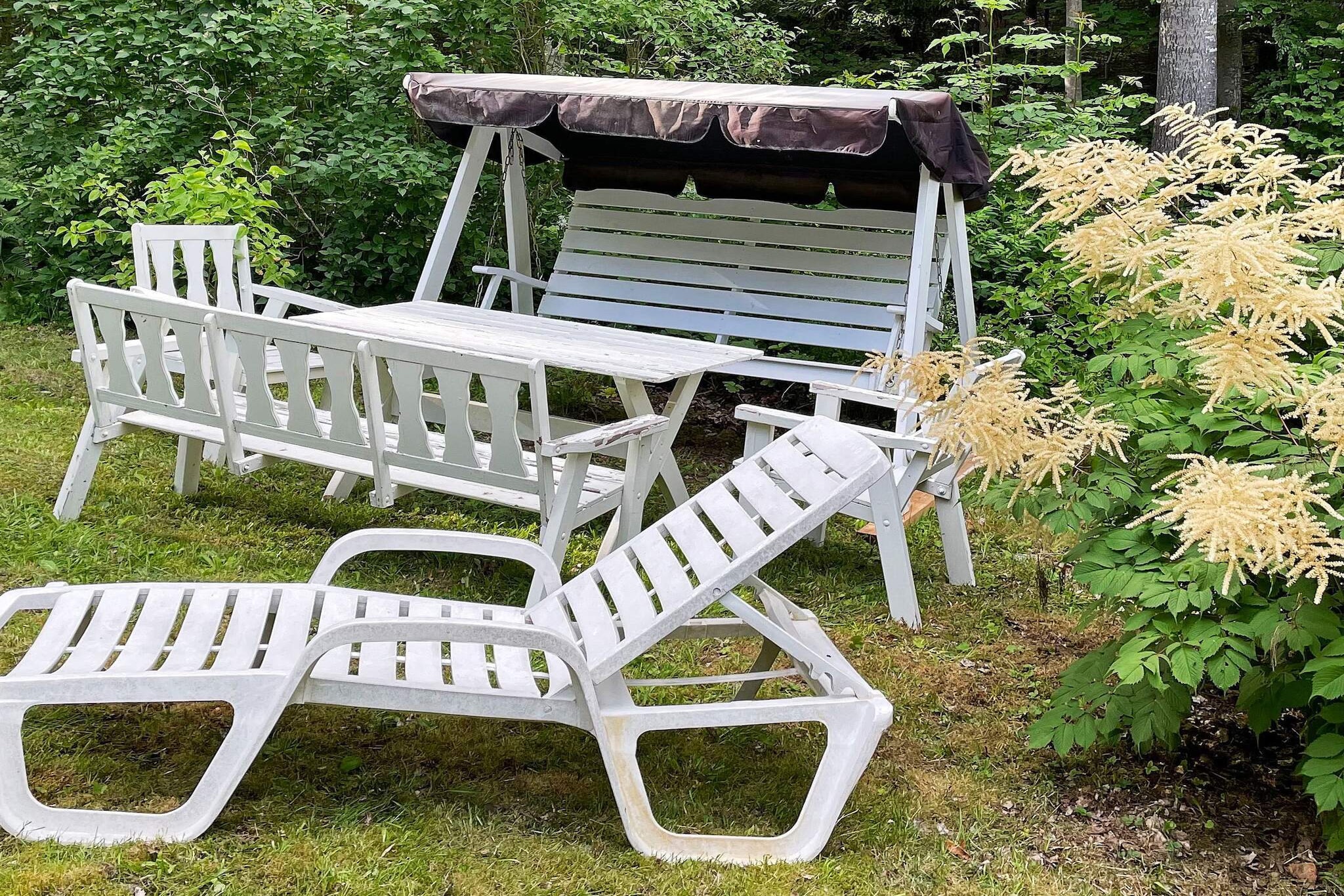 Basement: (single folding bed, shower)\n\nKitchen(cooker(electric), cooker(2 ring stoves), coffee machine, microwave, fridge-freezer, high chair, water from well), Living/bed room(TV(swedish TV channels), stove(tiled), DVD player, radio, CD player), bedroom(double bed), bedroom(single bed), bathroom(floor heating)(washbasin, toilet(organic), washing machine), carport, freezer(60-99L), sauna(indoor, heated, 3 persons), heating(electric), garden furniture, BBQ, play equipment, air to air heatpump