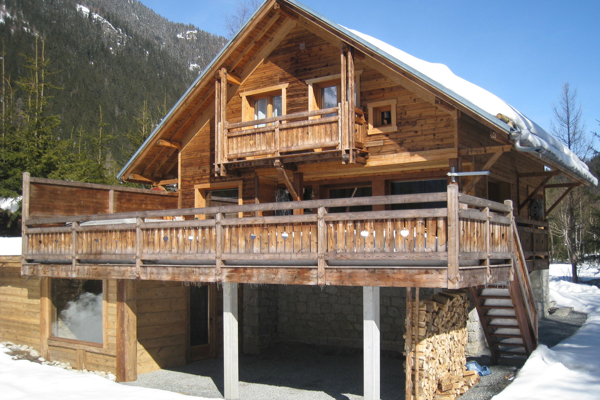 Luxe houten chalet in Chamonix uitzicht op de bergen