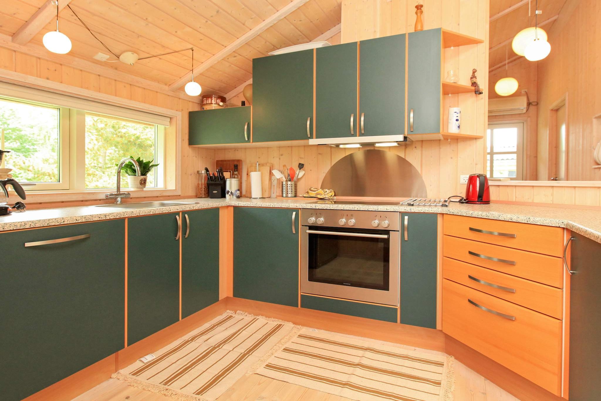 Well-kept cottage on lovely grounds with two terraces with garden furniture and barbecue. The house has air / air heat pump and wood stove. Minor purchases can be made at the nearby campsite during the summer. Langø has a cozy fishing and marina approx. 3 km from the house. Not for rent to youth groups.
A refundable deposit might be charged closer to your check-in date. This deposit covers utilities consumed during your stay and any additional services that may be taken. The final amount will be adjusted based on actual meter readings, actual usage of extra services, and any remaining balance will be refunded within 21 days after checkout.