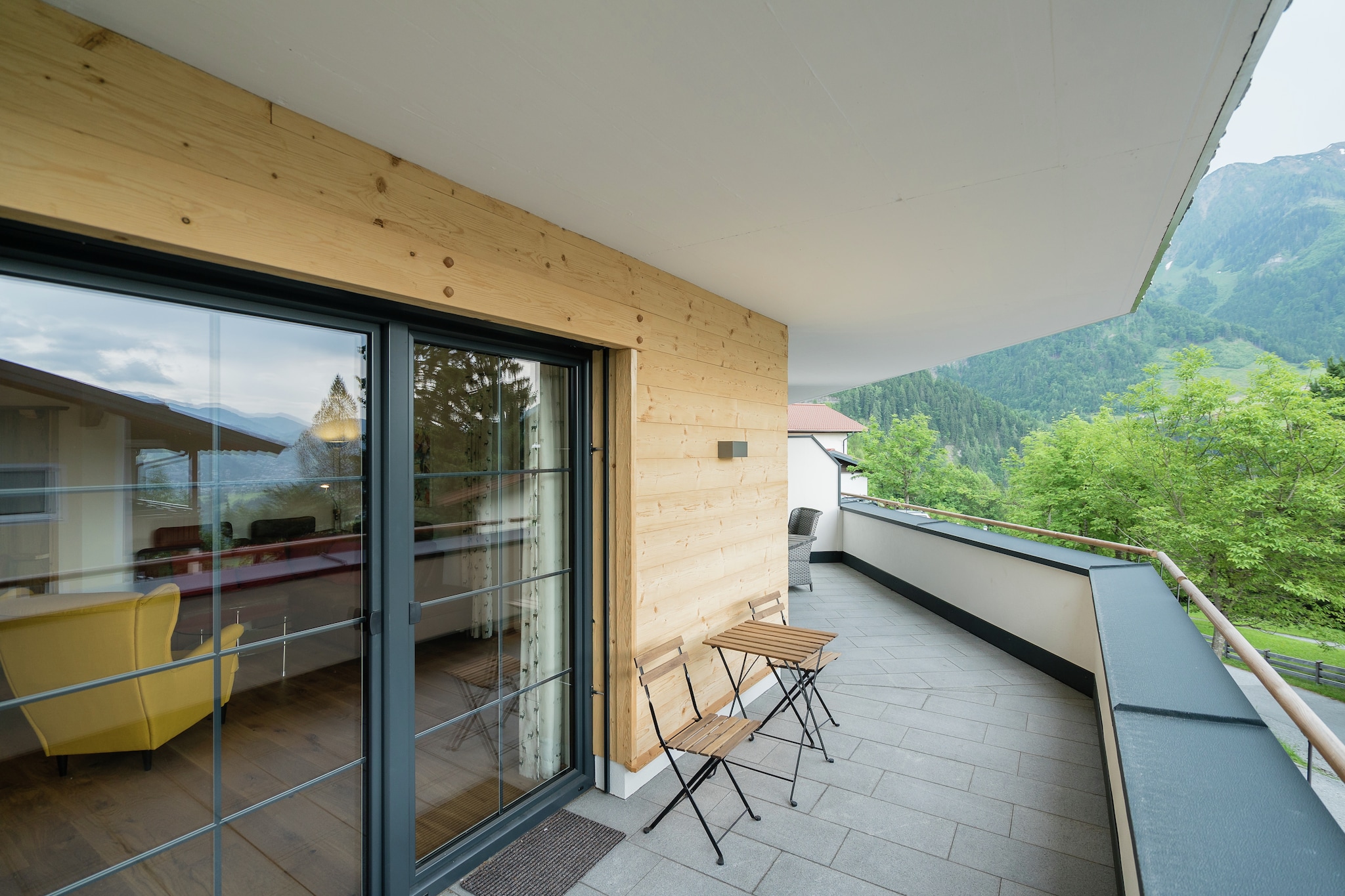 On the 1st floor: (hallway, Living room(TV, balcony), open kitchen(oven, dishwasher, fridge-freezer), bedroom(double bed, cooker, balcony), Bedroom with bathroom(double bed, TV, shower, washbasin, toilet), bathroom(bath tub, washbasin, toilet), relaxation area(shower, sauna(paid), toilet))\n\nBasement: (washing room(tumble dryer, washing machine(shared with other guests)), ski storage(ski boot heaters))\n\nheating(floor heating), terrace(34 m2), parking, parking, lift