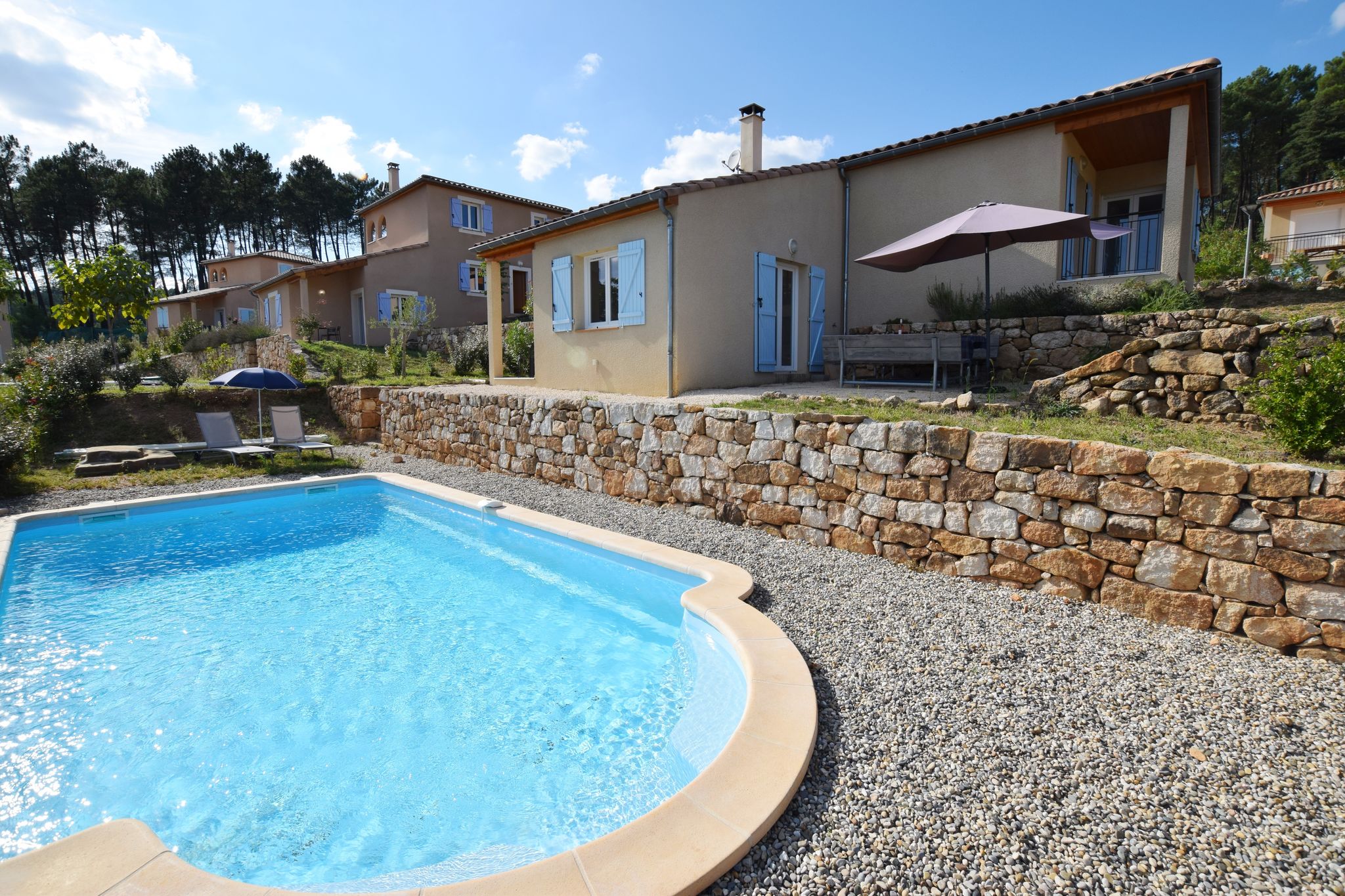 Charmante villa avec piscine privée à Joyeuse, France