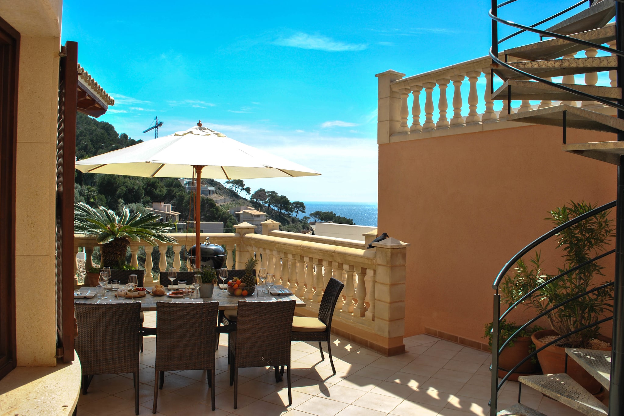 Wundeschönes & Nachhaltiges Casa Cap Vermell-Terrasbalkon