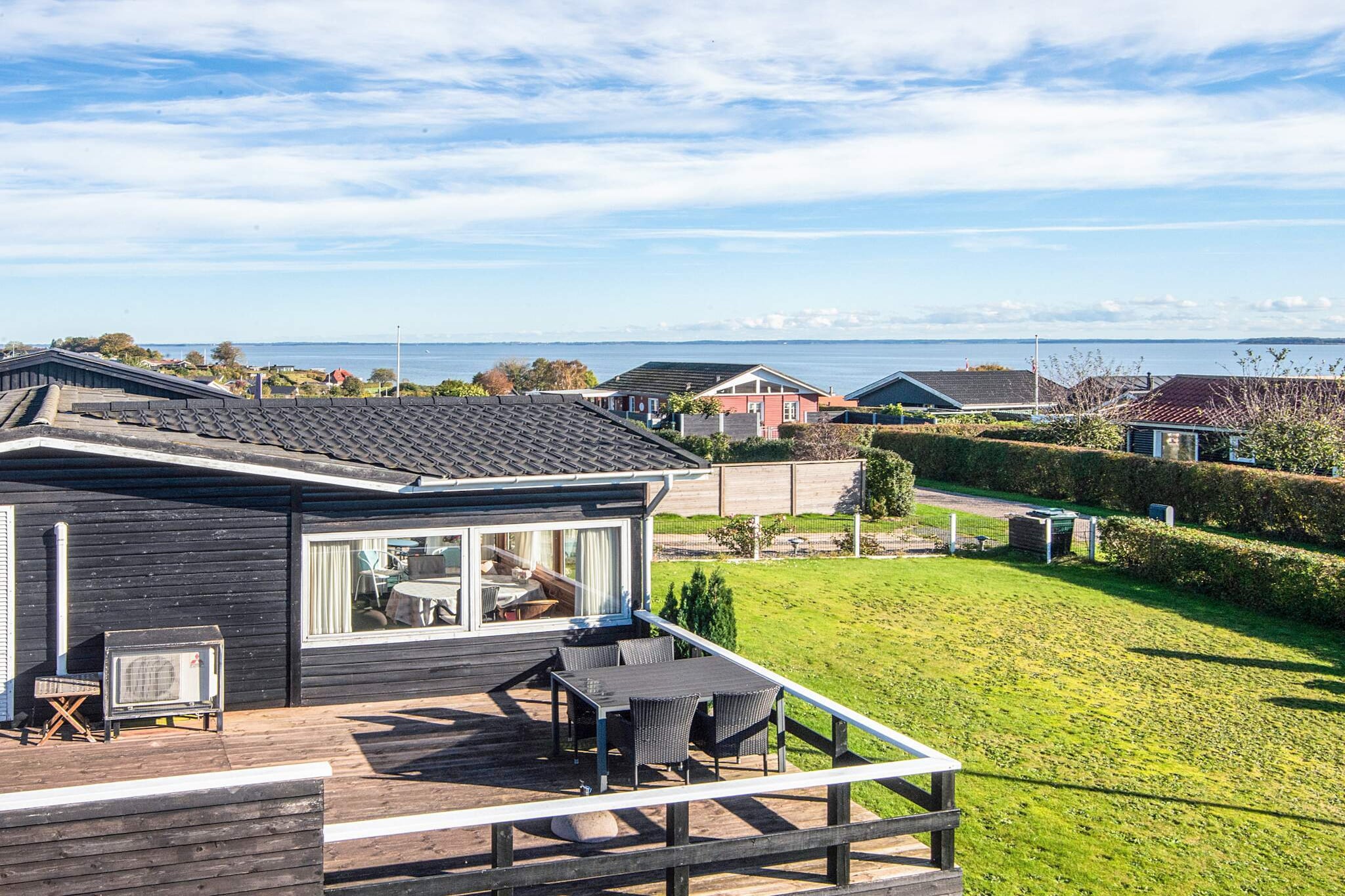 Panoramic Cottage Retreat-By Traum-Water view