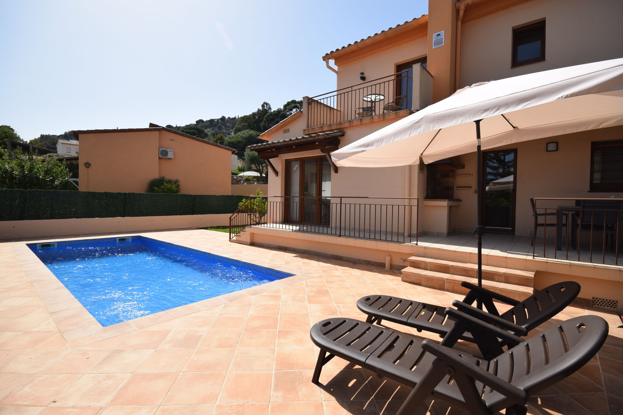 Comfortabele, vrijstaande villa met zwembad, in Calonge en vlakbij het strand