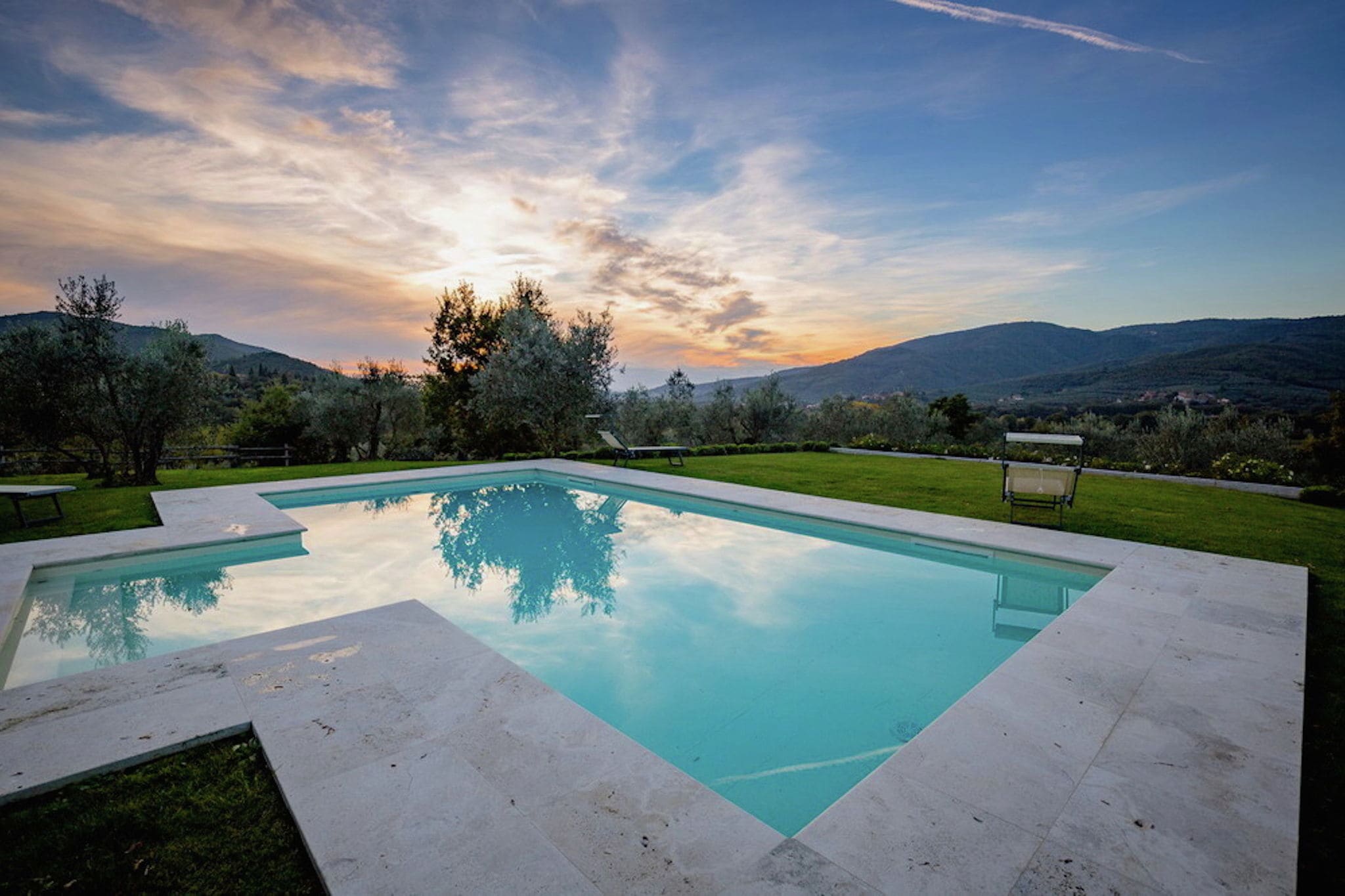 Hillside Ferienhaus in Castiglion Fiorentino mit Pool