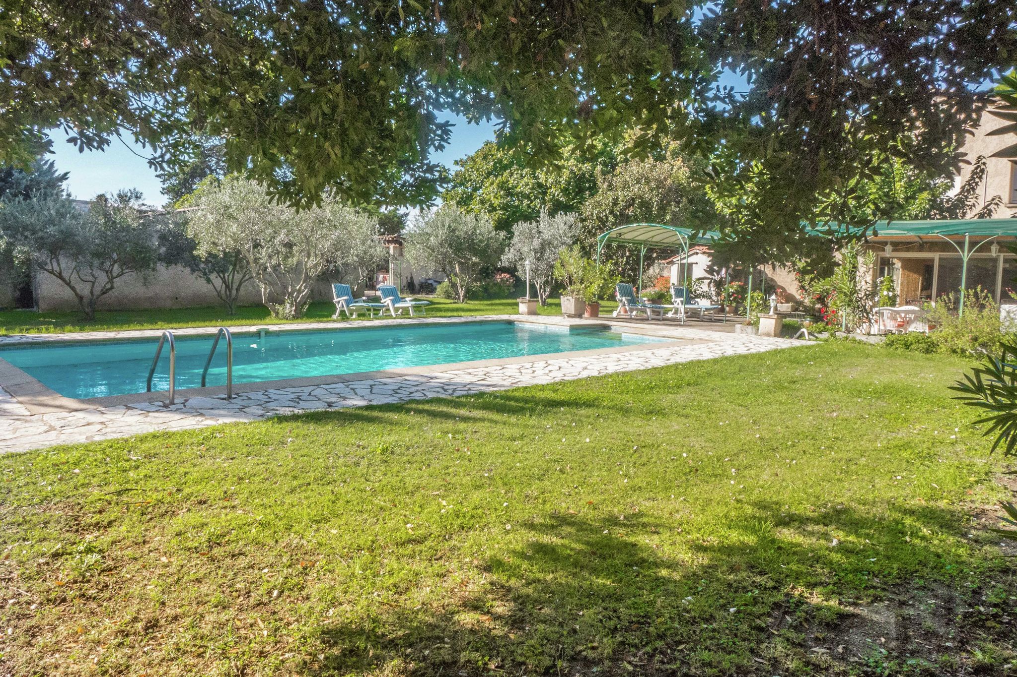 Attraktive Villa mit Swimmingpool bei Roquemaure