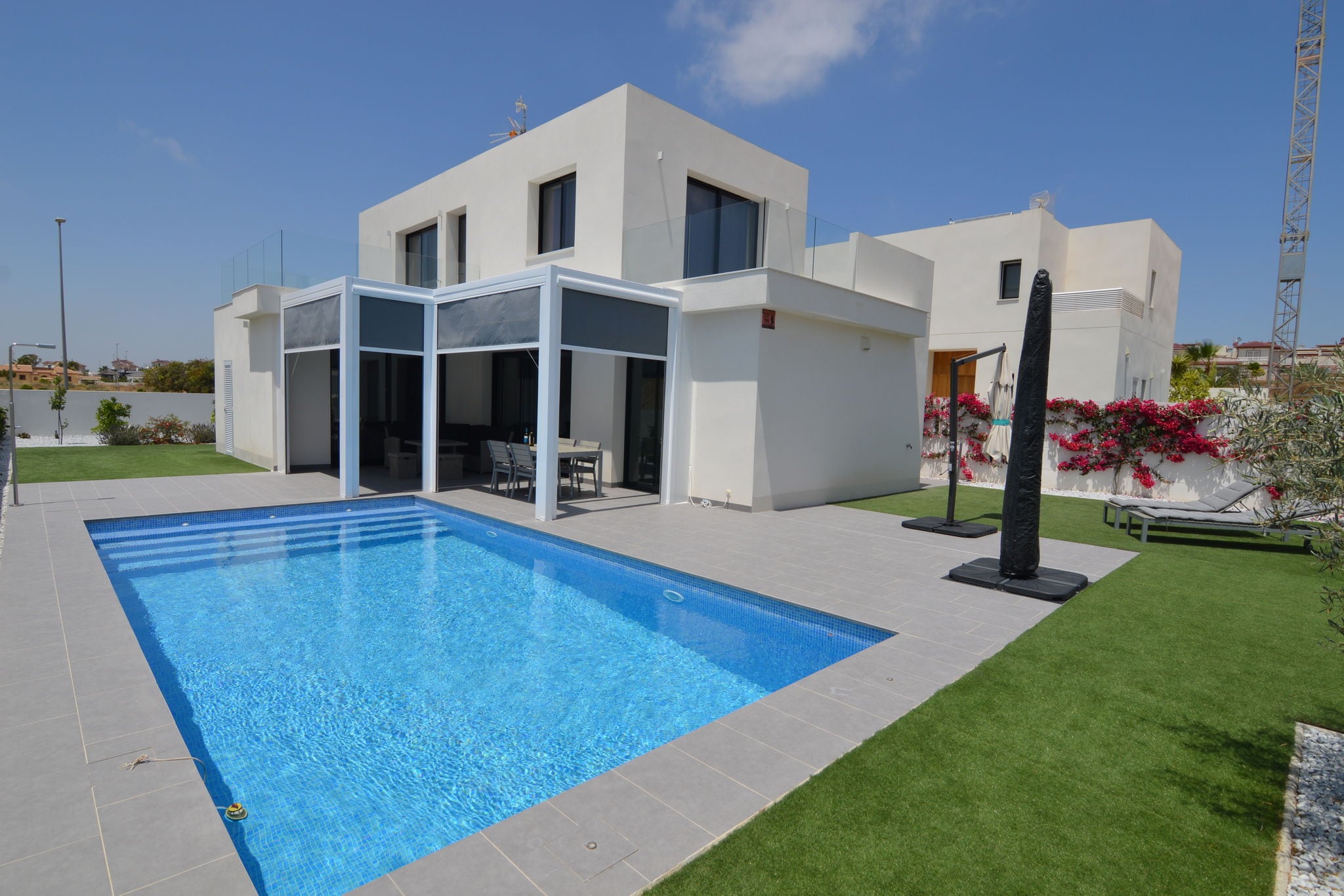 Moderne Villa in San Fulgencio, Valencia mit eigenem Pool
