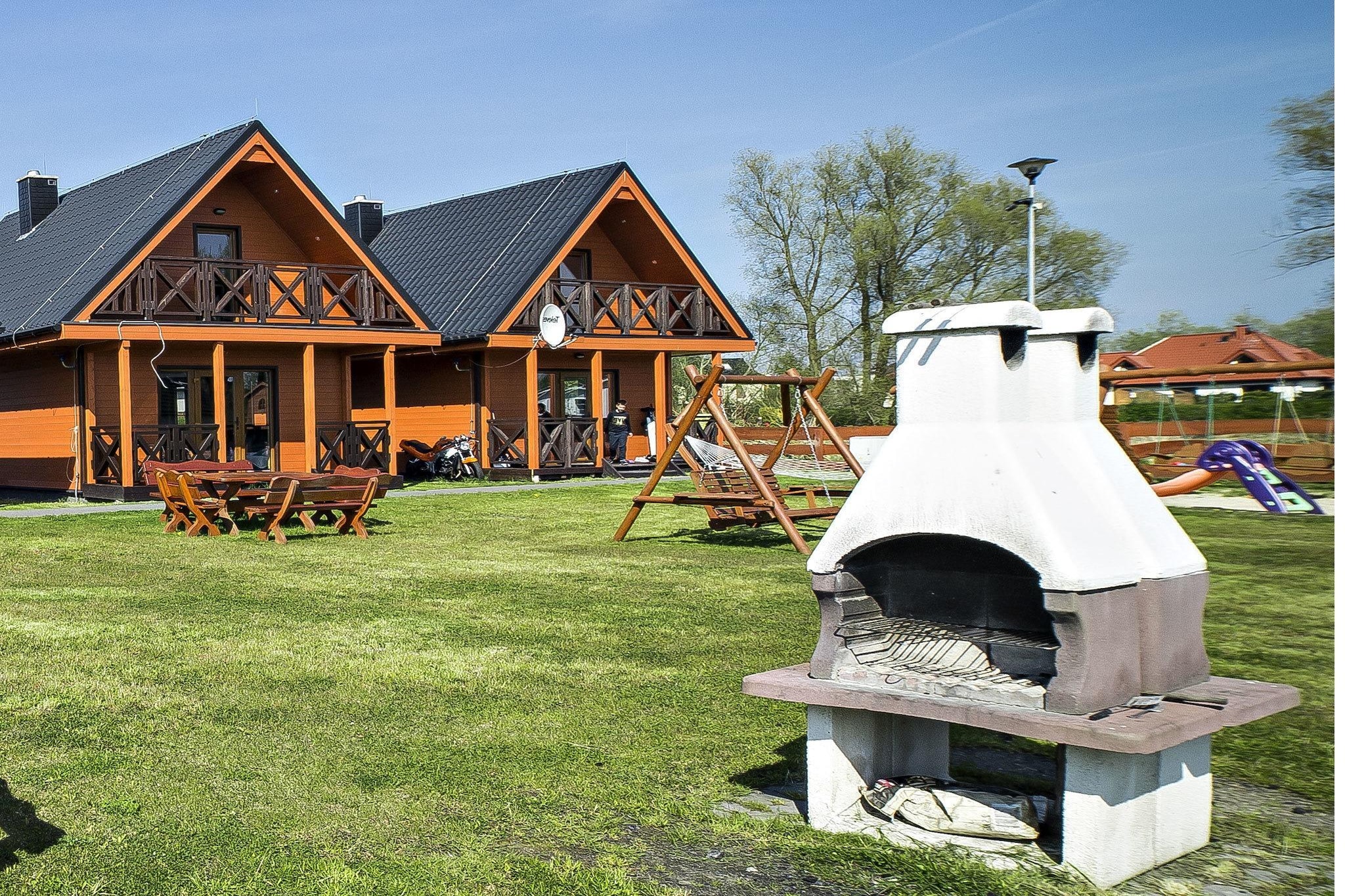 House overlooking the lake-Tuinen zomer