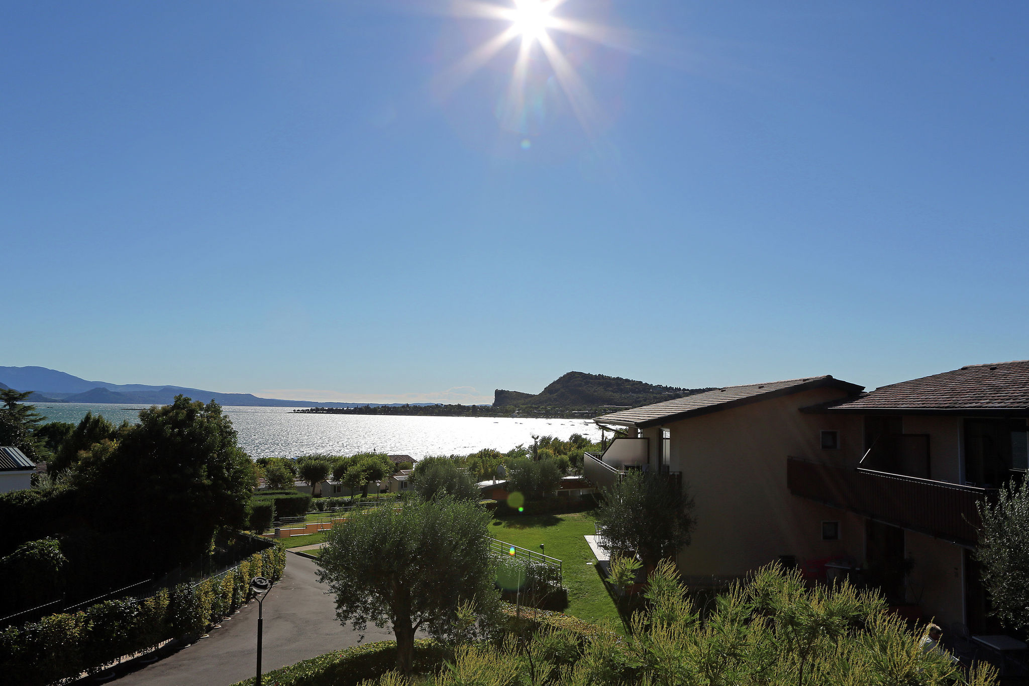 Comfortable apartment with air conditioning on Lake Garda