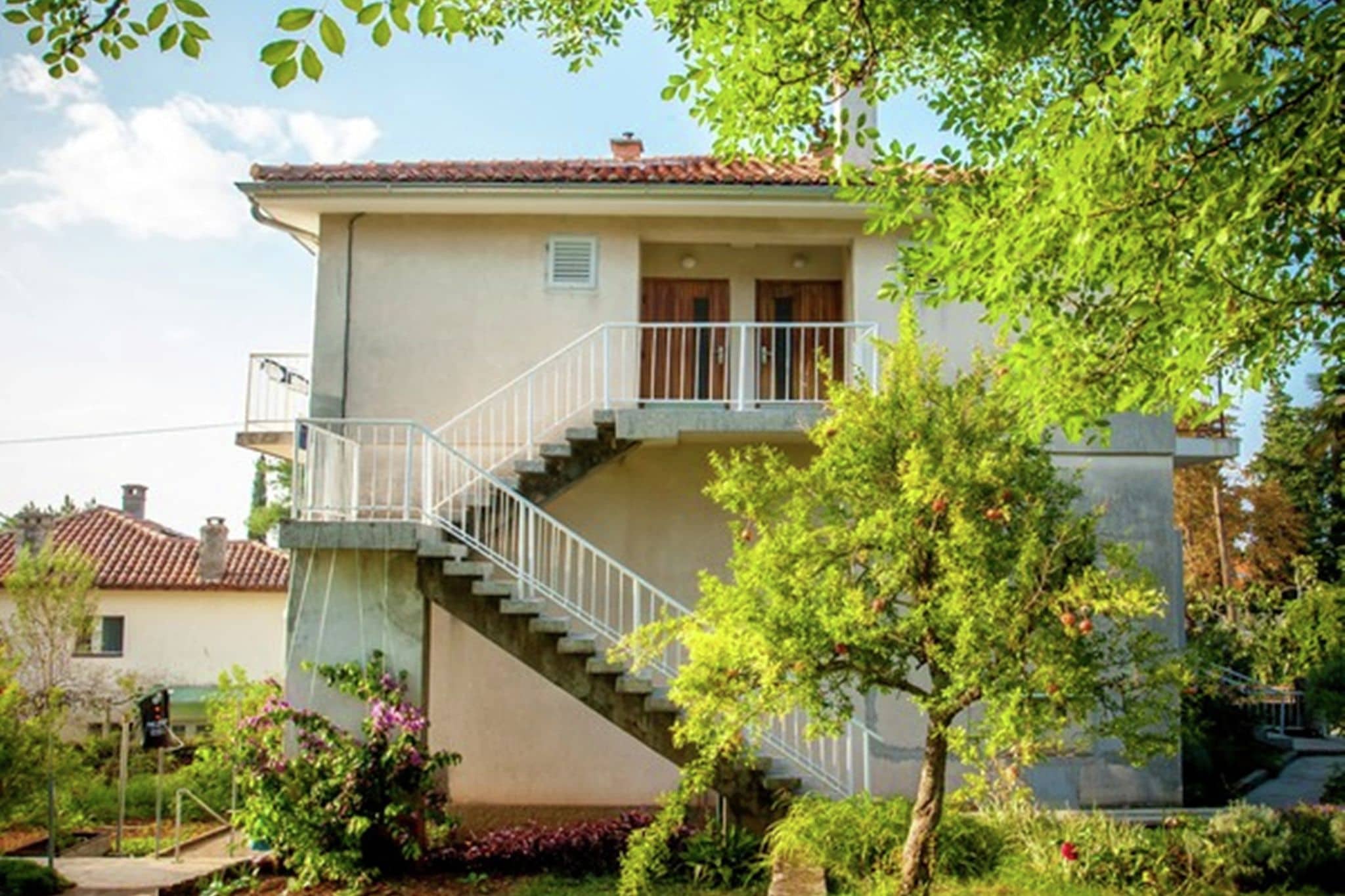 Ruim appartement in Malinska op Krk met een balkon