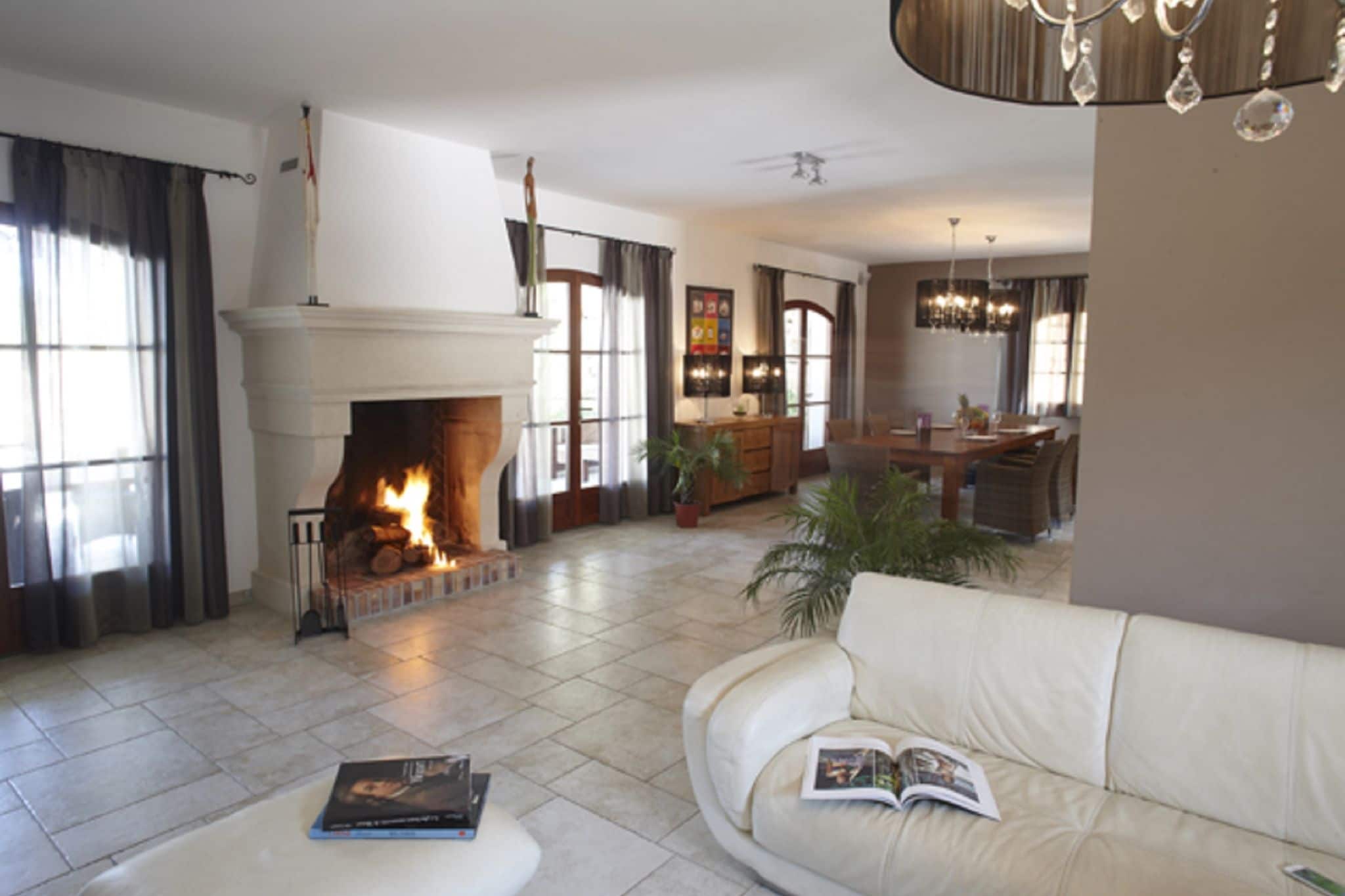 Lavish Villa in Sainte-Maxime with Bar & Heated Pool