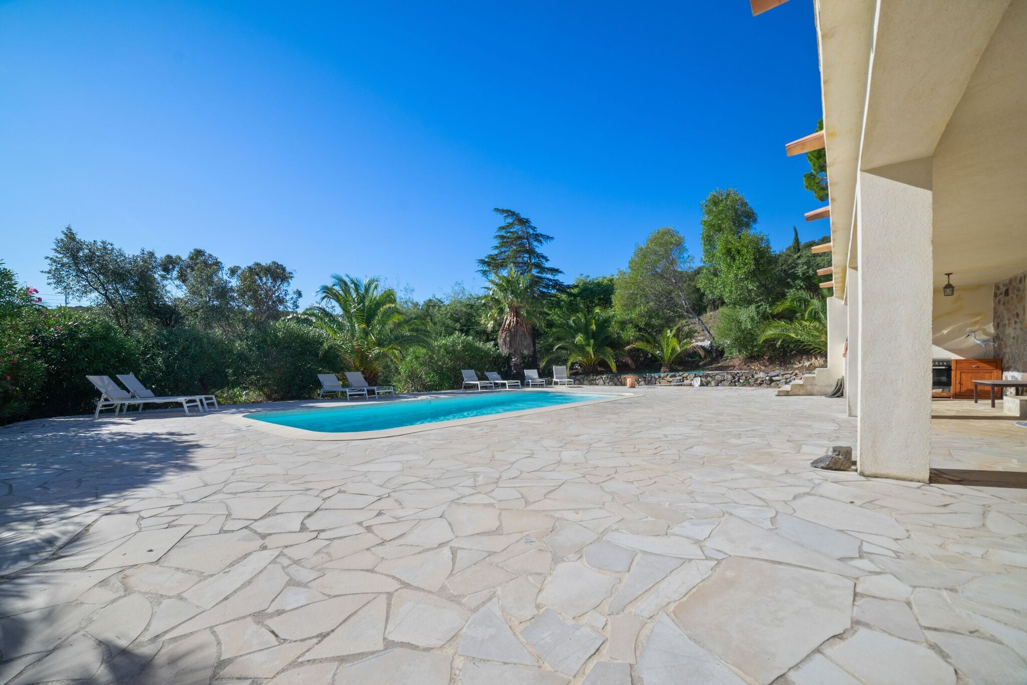 Moderne Villa mit Swimmingpool in Sainte-Maxime