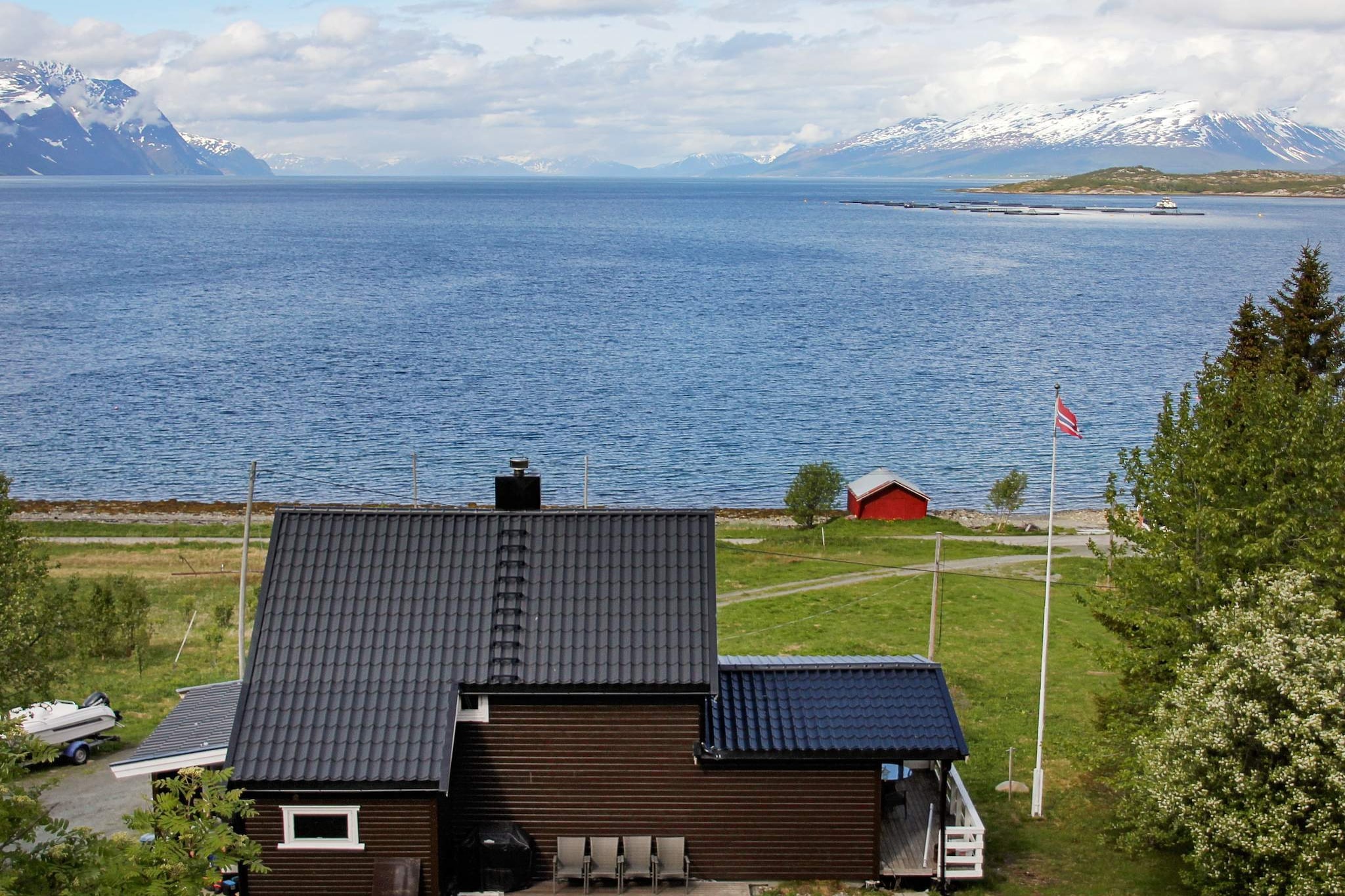 9 person holiday home in Lyngseidet
