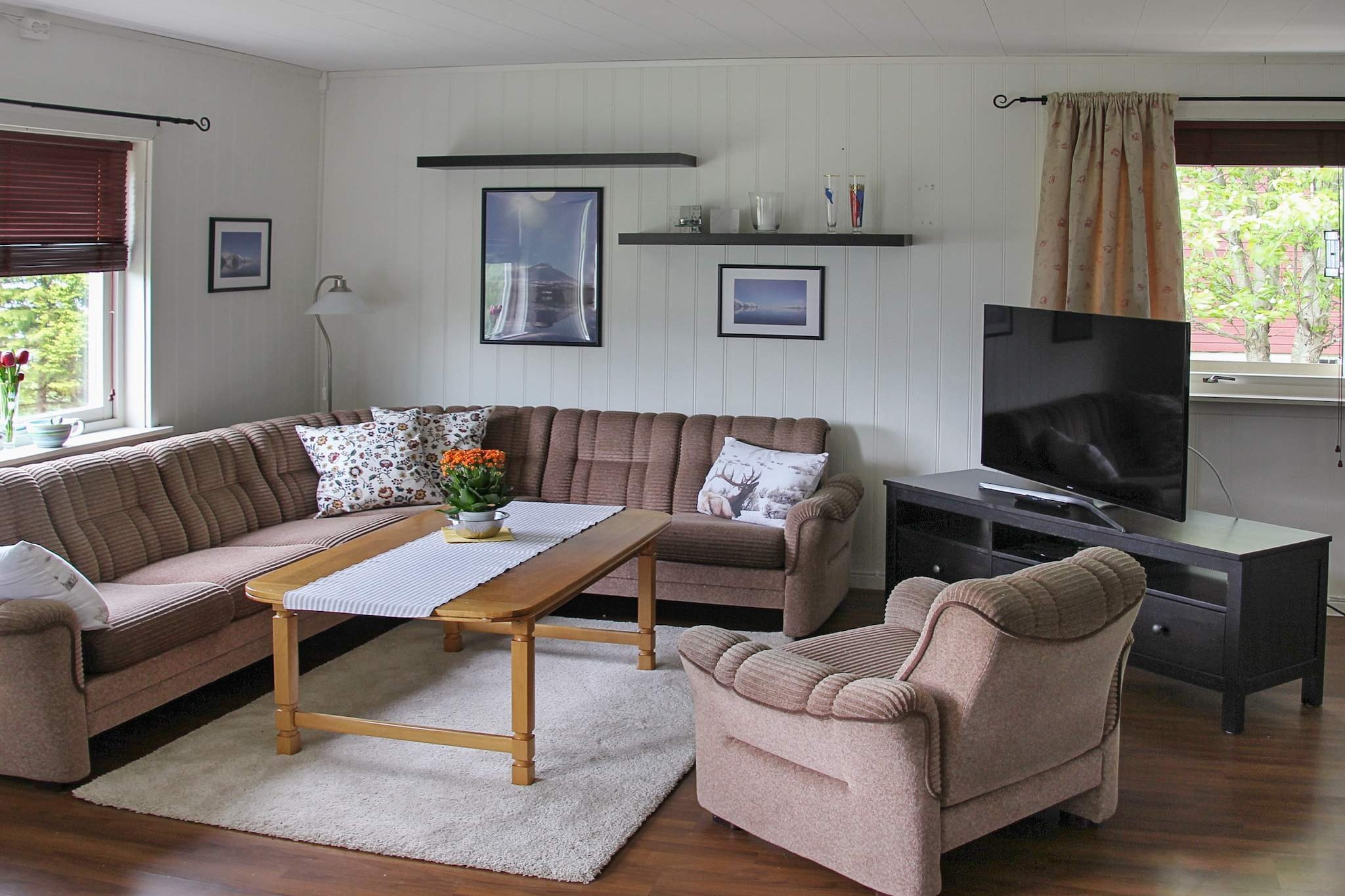 9 person holiday home in Lyngseidet
