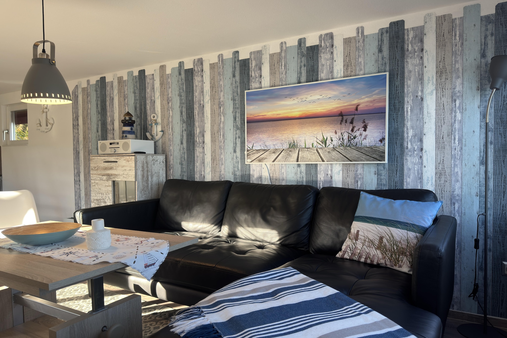 Bootshaus direkt am See mit eigenem Steg-Salon