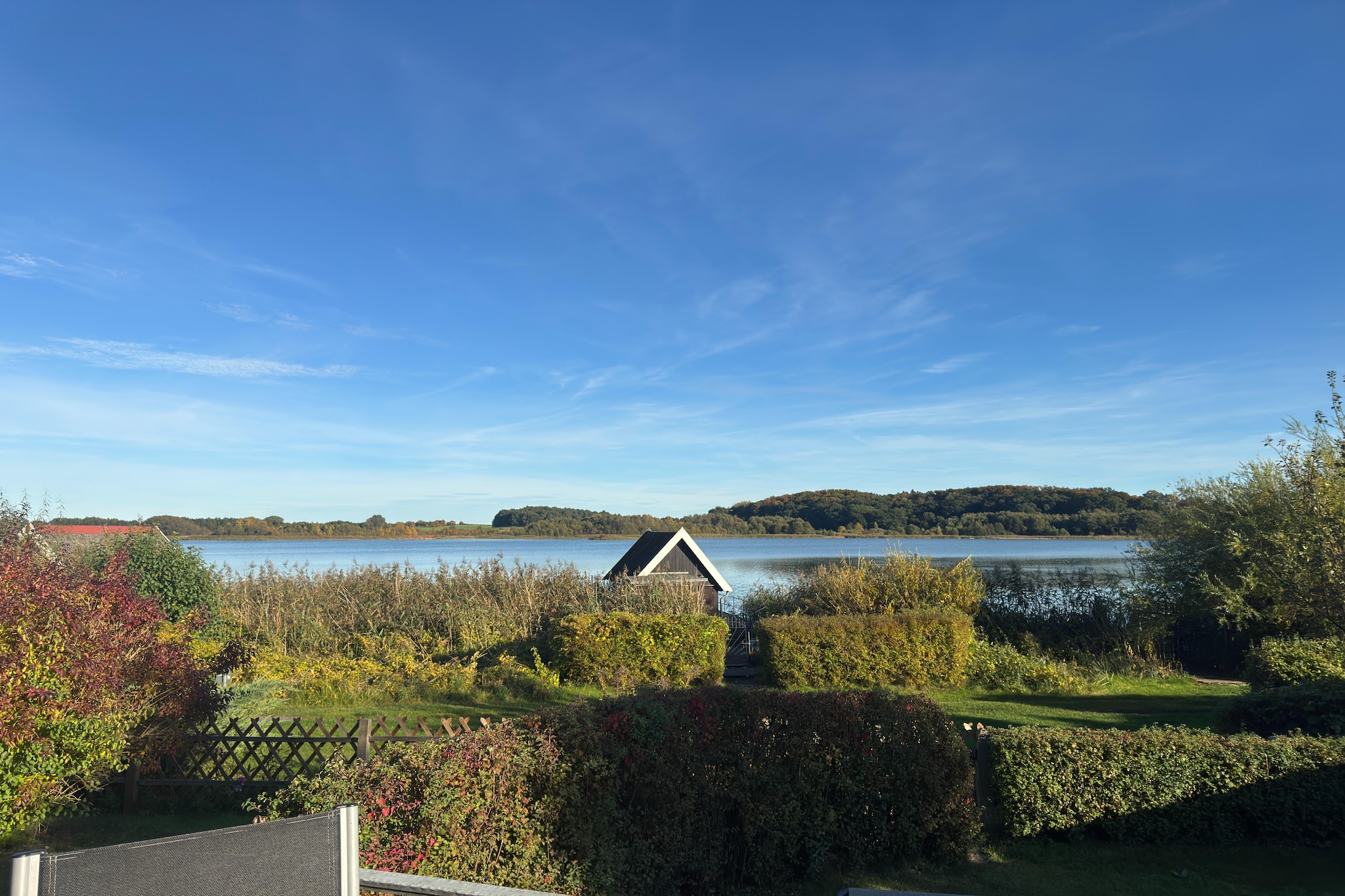 Das Haus Am See mit Kamin und eigenem Boot-Vue d'été