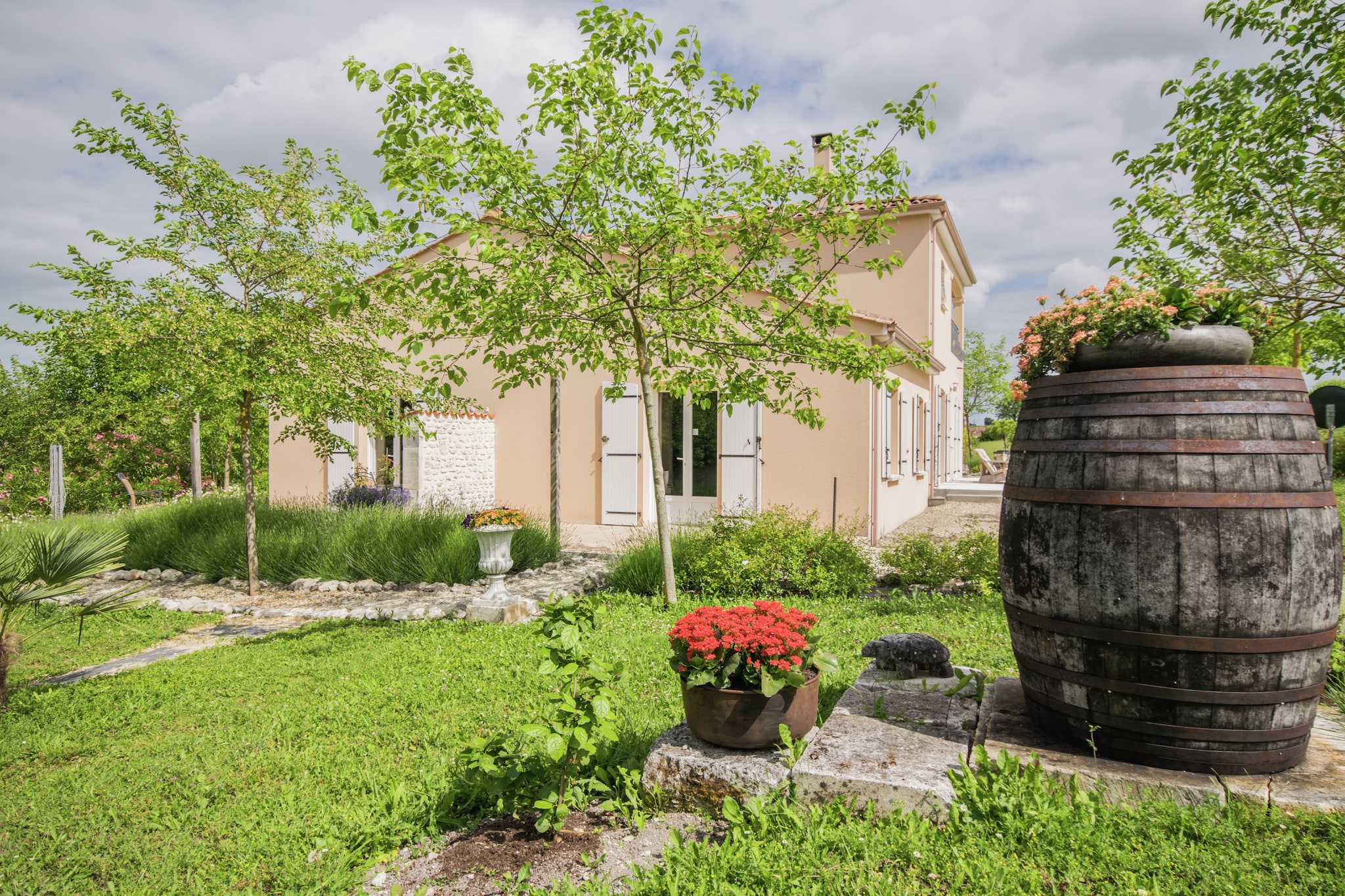 Modernes Apartment in Segonzac mit Swimmingpool