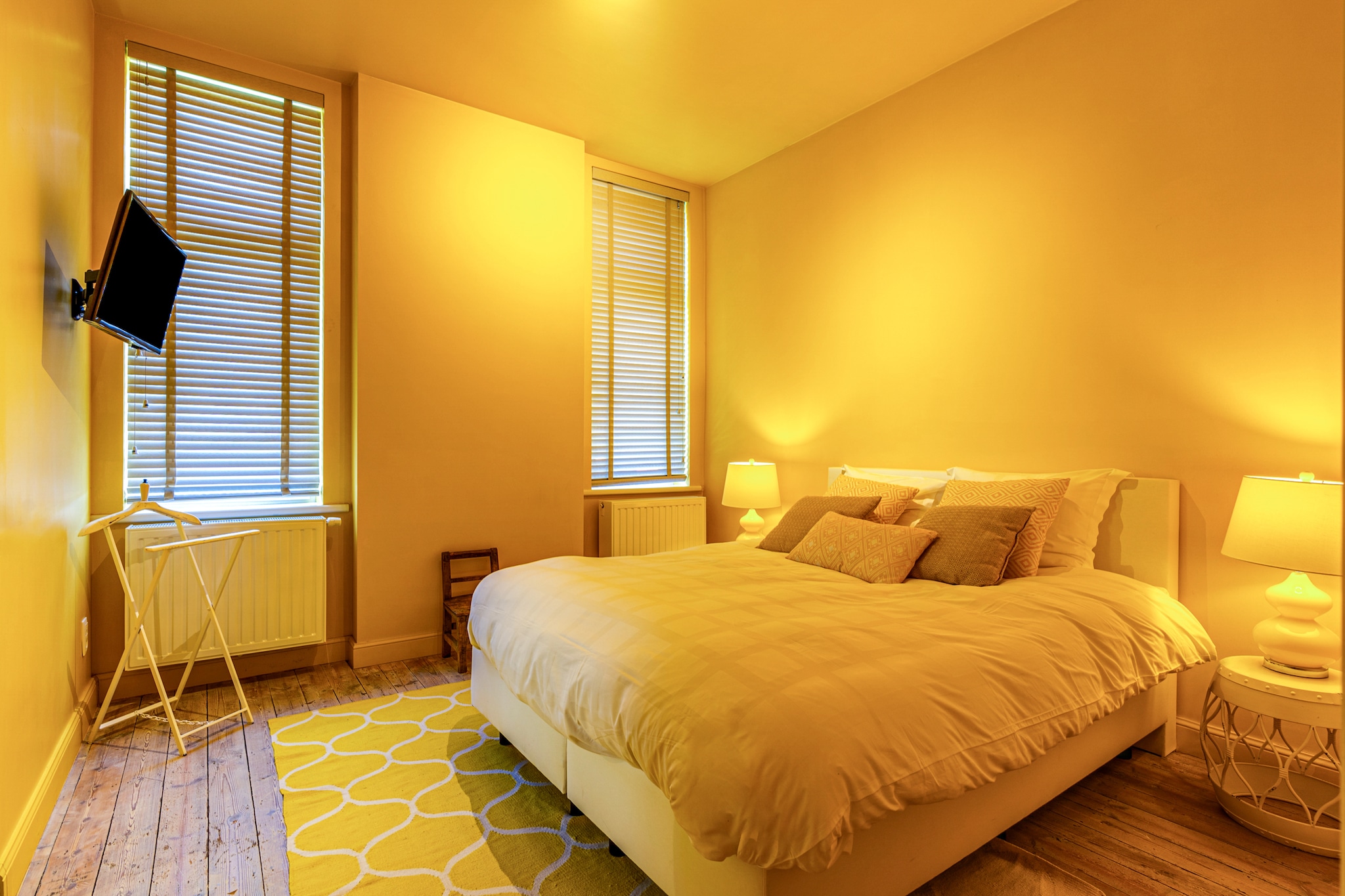 An optional utilities and service fee of EUR 325,00 will be charged before your arrival. Details are given below.<br> This luxurious, detached villa is nestled in the heart of Belgian Limburg, surrounded by meadows and flower fields. With 5 spacious bedrooms, it's ideal for families or a group of friends seeking comfort, space, and a peaceful setting. The region is as stunning as the villa itself, featuring rolling meadows, orchards, quaint church villages, marl valleys, wetlands, and castles. The location is perfect for exploring nearby cities like Tongeren, Hasselt, Genk, LiÃ¨ge, and even Maastricht in the Netherlands. A cozy brasserie is just a few dozen meters away for meals close to home. The villa offers a 20 mÂ² terrace, more than 10 private parking spaces, and modern amenities including a dishwasher, washing machine, and dryer. Whether you're enjoying nature or day-tripping to nearby cities, this villa offers a peaceful yet well-connected escape. LiÃ¨ge Airport is 21.5 km away and Tongeren train station is 16 km from the property. <br><b> Optional Utilities & Service Package </b><br><b> An optional utilities and service package of EUR 325,00 </b> can be selected prior to your arrival. You will receive a separate communication with the payment link should you wish to include it.<br>This package ensures a seamless stay and conveniently covers services such as final cleaning, utility consumption, service support, and protection against minor damages or incidental costs during your stay.<br>Guests who prefer may manage these services independently, provided the property is returned in good order at check-out.