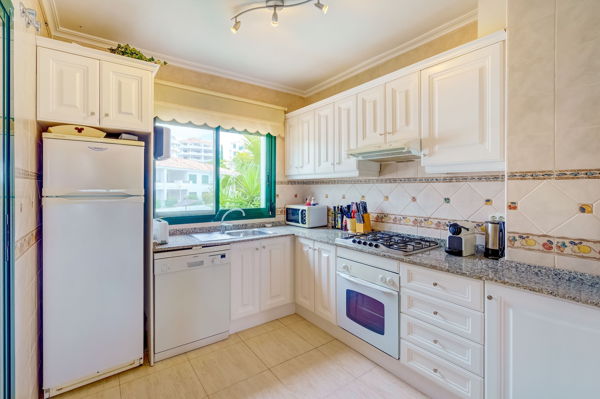 Valencia Apartment with Pool