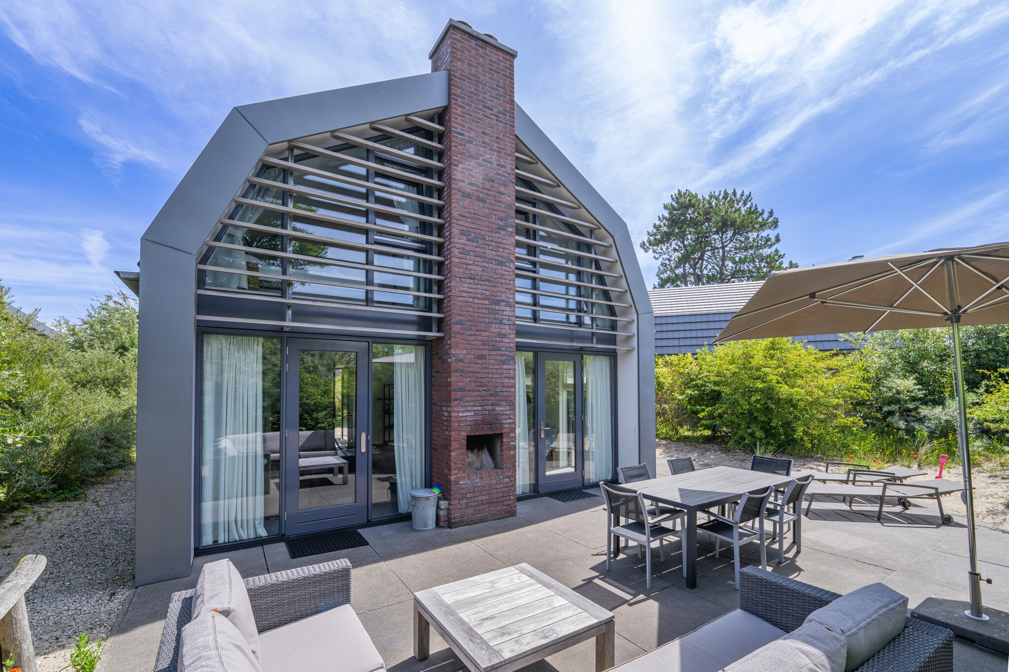 Villa Egmond-Buitenkant zomer